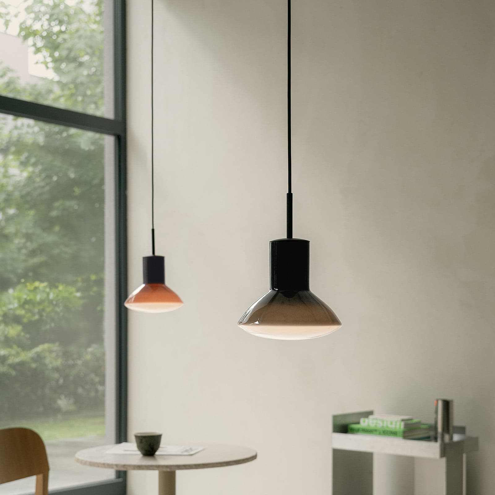 Onda pendellampe, ferskenfarget, Ø17 cm, glass, GU10 - GRUPA - Stue - Design - Aluminium - Med en lyskilde