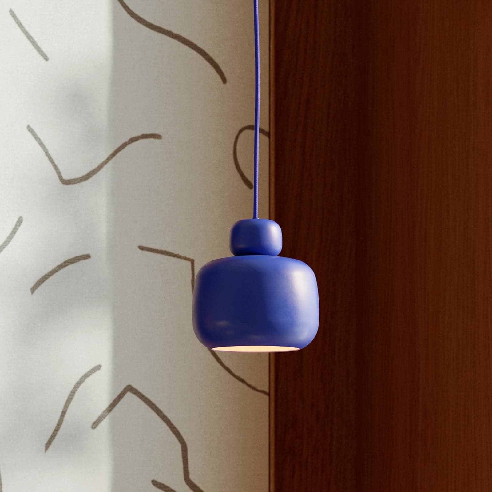 Stone pendellampe Small, blå, metall, Ø 16 cm - Woud - Kjøkken - Design - Med en lyskilde