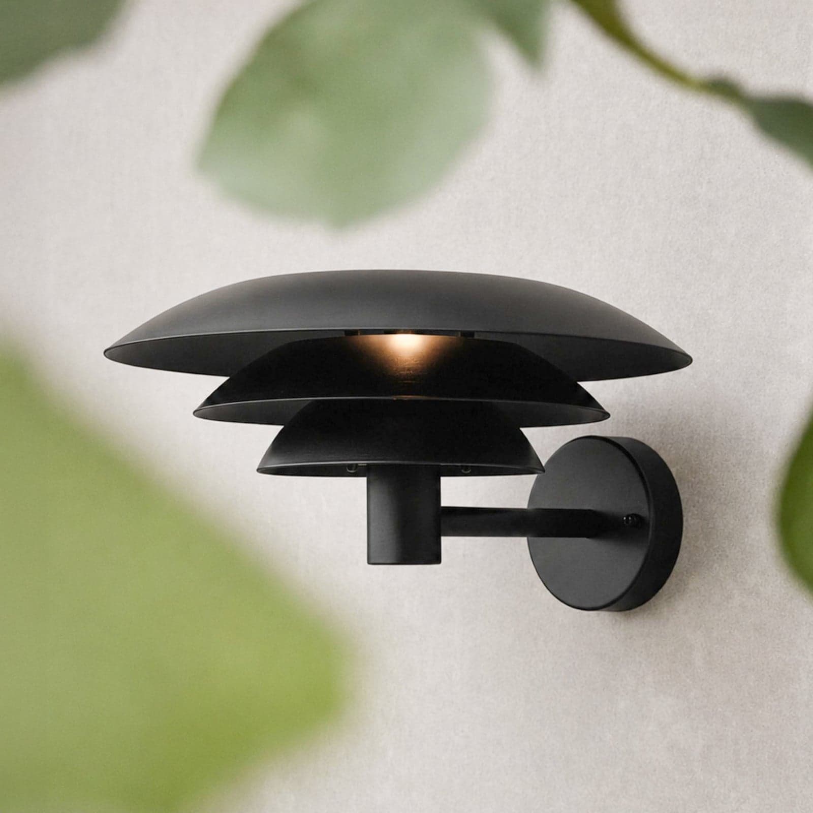 DL30 utendørs vegglampe, svart, aluminium, stål, G9 – Dyberg Larsen - Skandinavisk - Med en lyskilde