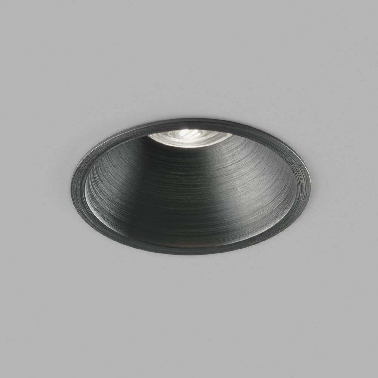 Curve II innfelt spot, svart, Ø 11 cm, IP54 - Light-Point - Stue - Aluminium