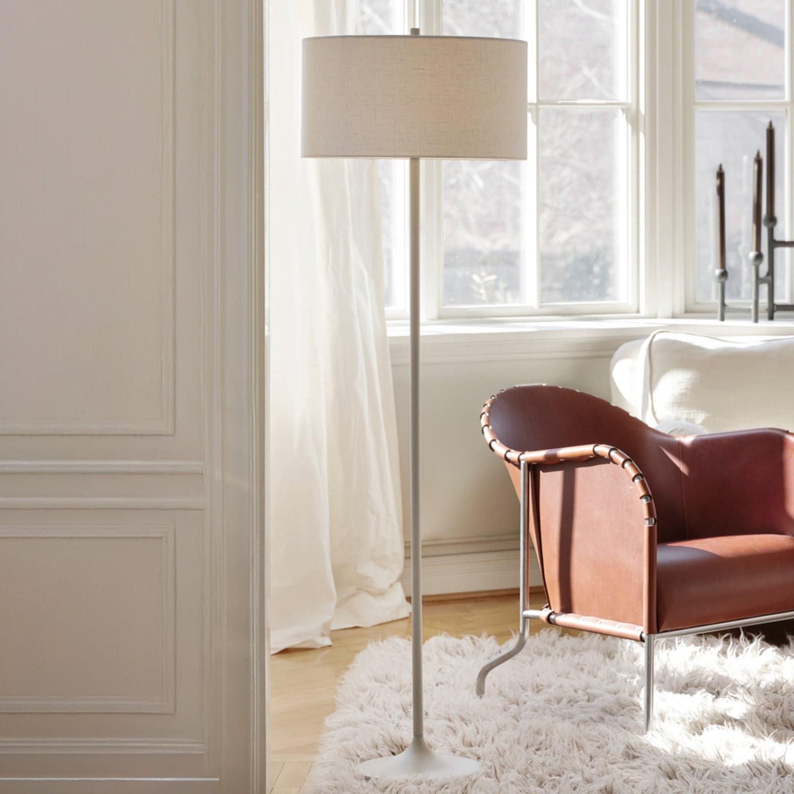 Soft gulvlampe, hvit/sand, høyde 149,5 cm, lin – Belid - Soverom - Skandinavisk - Stoff / Tekstil - Med skjerm