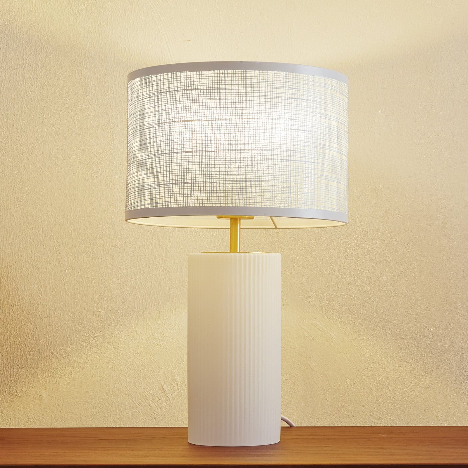Sorscha Bordlampe Hvit - Lindby - Stue - Moderne - Metall - Med en lyskilde