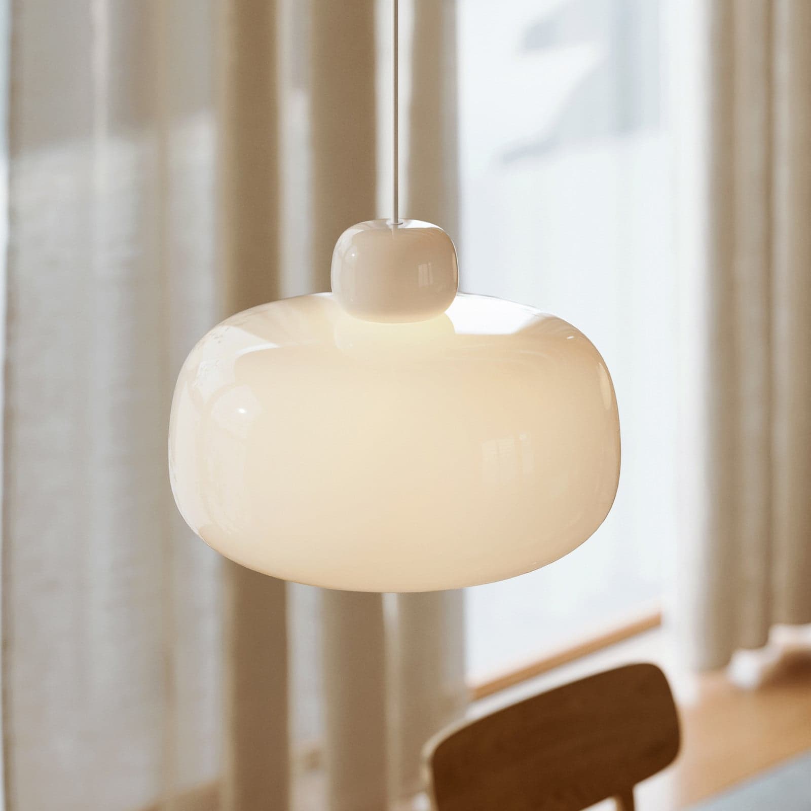 Stone pendellampe, Ø 36 cm, opalglas - Woud - Kjøkken - Design - Glass - Med en lyskilde