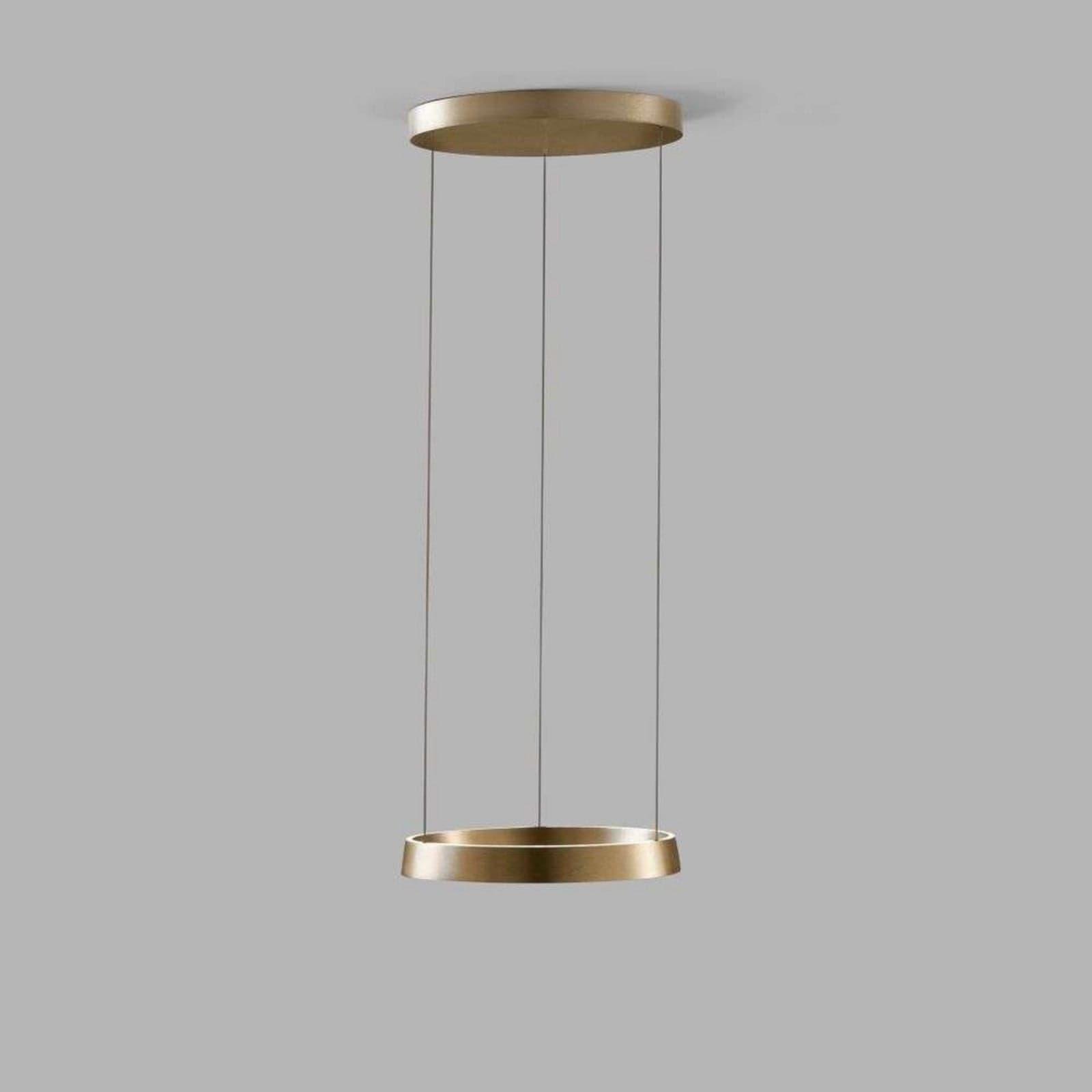 Edge Round Pendel Ø500 Brass - LIGHT-POINT - Stue - Aluminium - Med en lyskilde