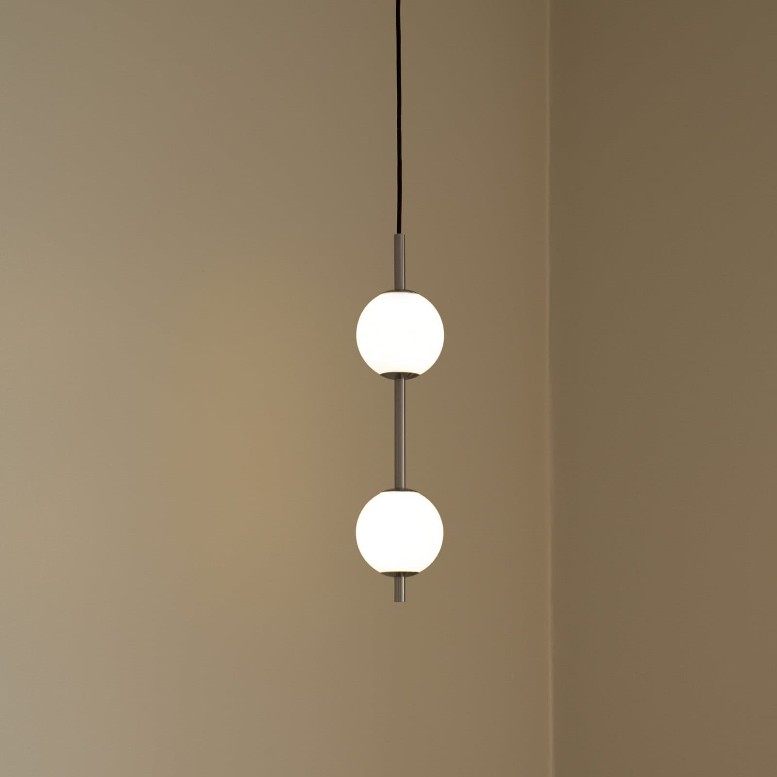 Audrey LED-hengelampe, stålfarget, 2 lyskilder, Ø 12 cm - UMAGE - Stue - Design - Metall - Med flere lyskilder
