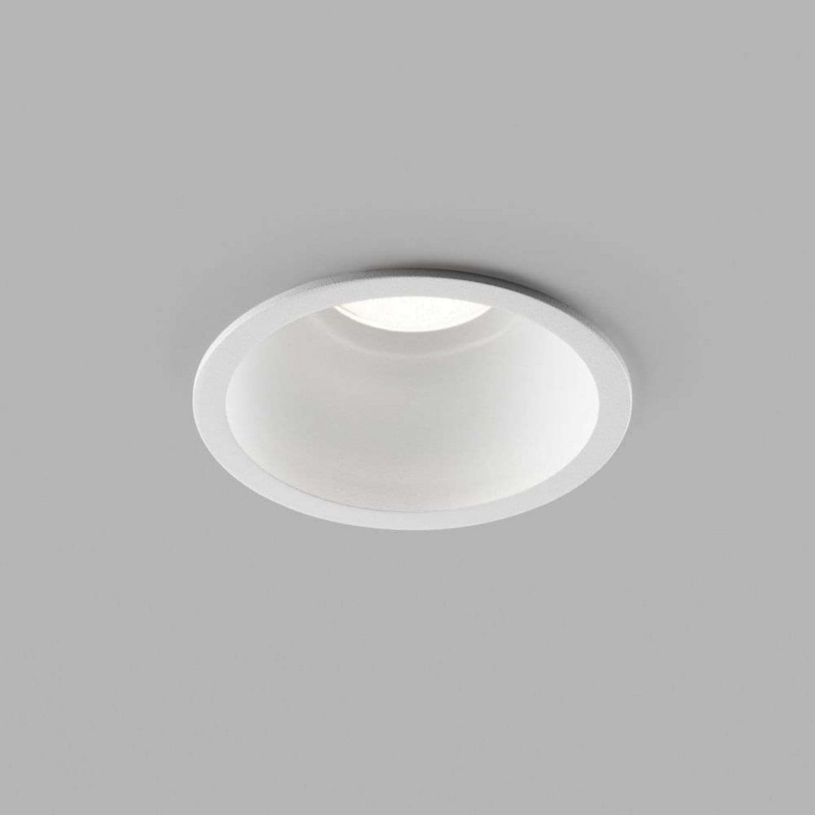 Curve II Innbygningsspot Ø90 IP54 2700/3000K White - LIGHT-POINT - Stue - Aluminium