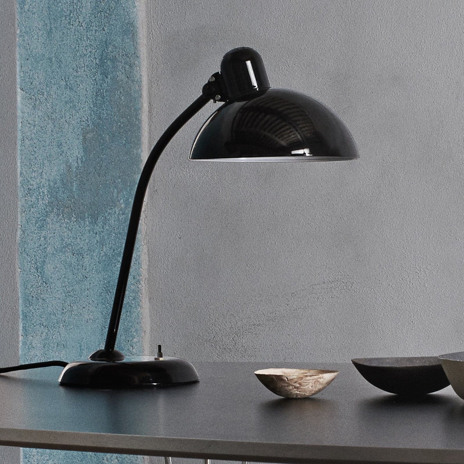 KAISER idell™ 6556-T bordlampe Svart - FRITZ HANSEN Kaiser Idell 6556-T - Stue - Design - Metall - Med en lyskilde