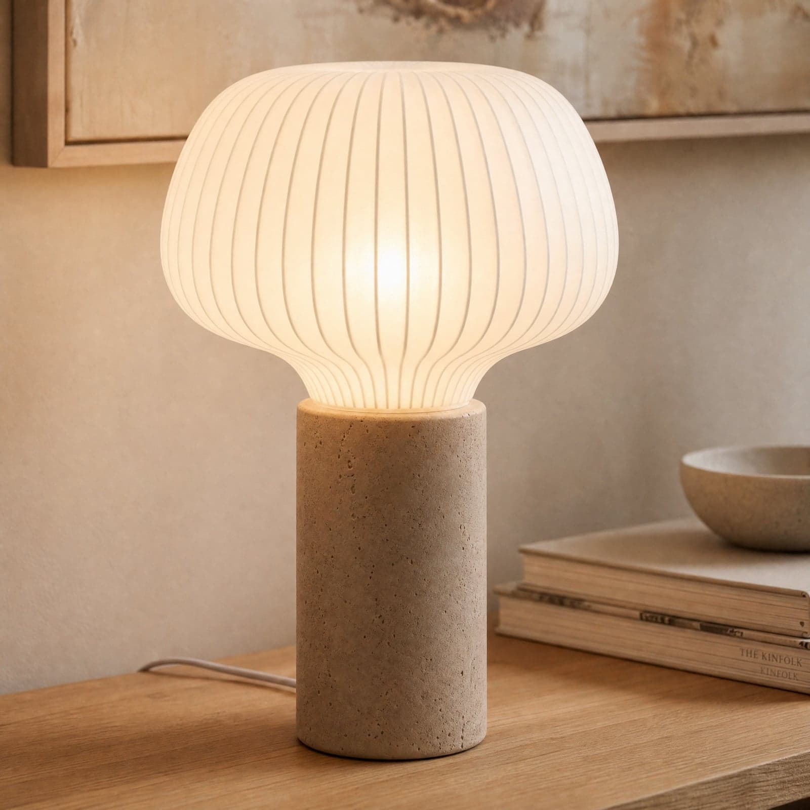Eloise bordlampe, tekstil/betong, E27, hvit, høyde 42 cm – Lucande - Stue - Skandinavisk - Stoff / Tekstil - Med en lyskilde