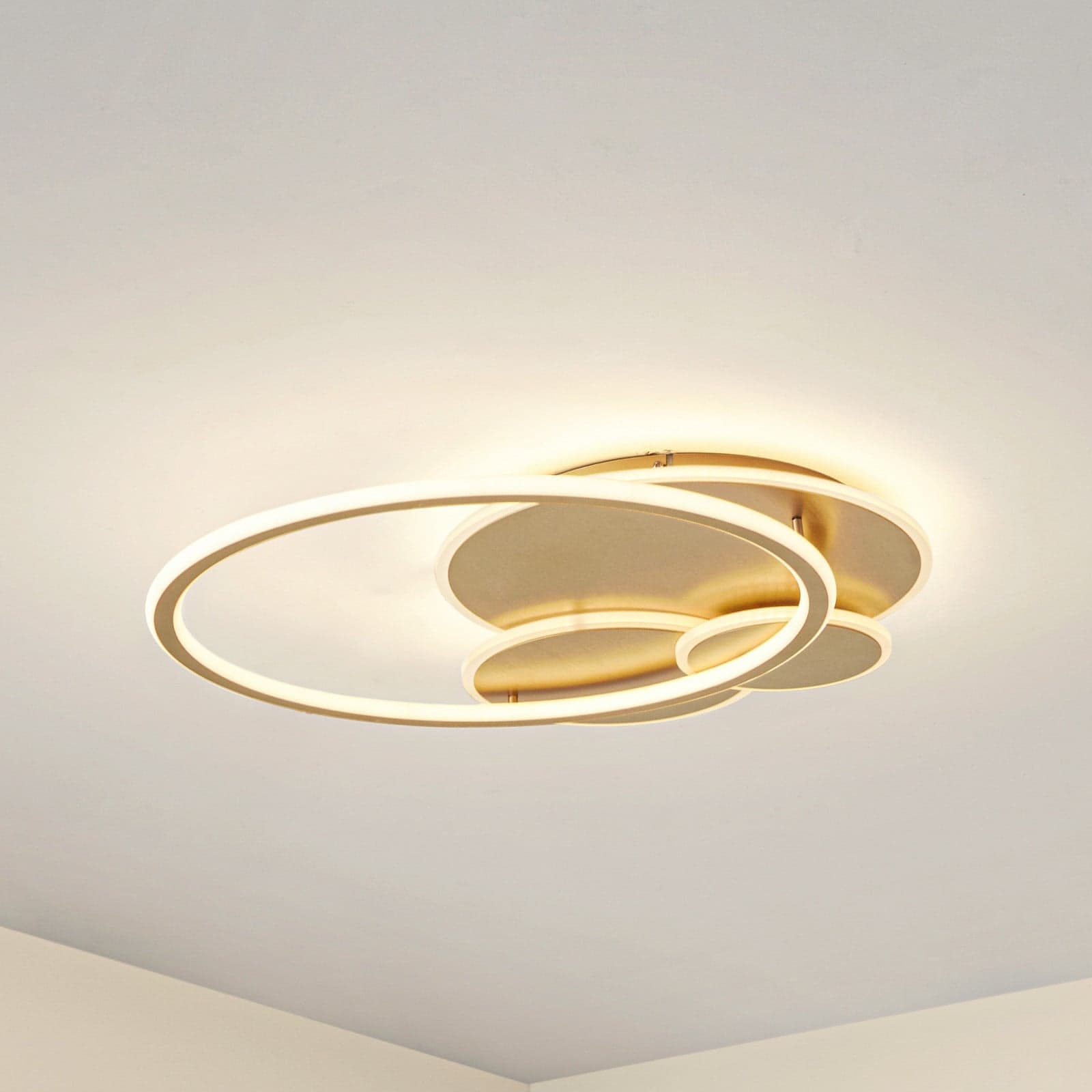 Circulo LED-taklampe Ø 60 cm gull dimbar - Lucande - Stue - Moderne - Metall - Rund