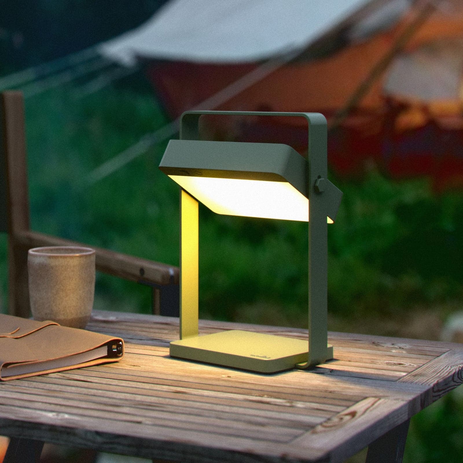 Saulio LED-solcellbordlampe, olivengrønn, IP44, USB - Nordlux - Stue - Moderne - Aluminium - Med en lyskilde