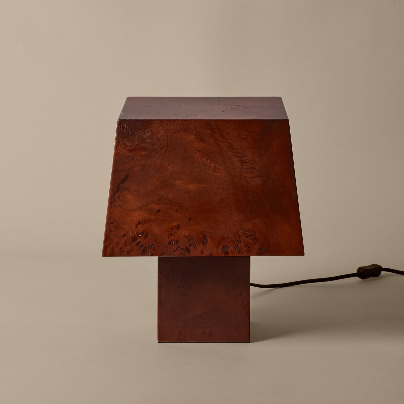Burl bordlampe, FSC burl-tre, høyde 33 cm - ferm LIVING - Stue - Moderne - Kantet