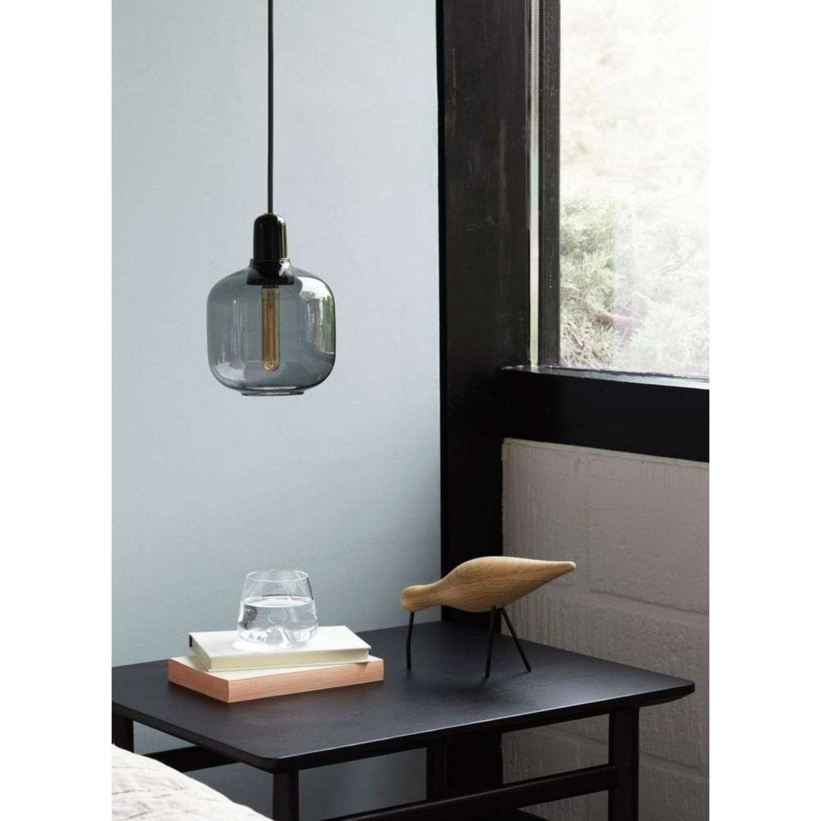 Amp Pendel Small Røyk/Svart - Normann Copenhagen - Stue - Glass
