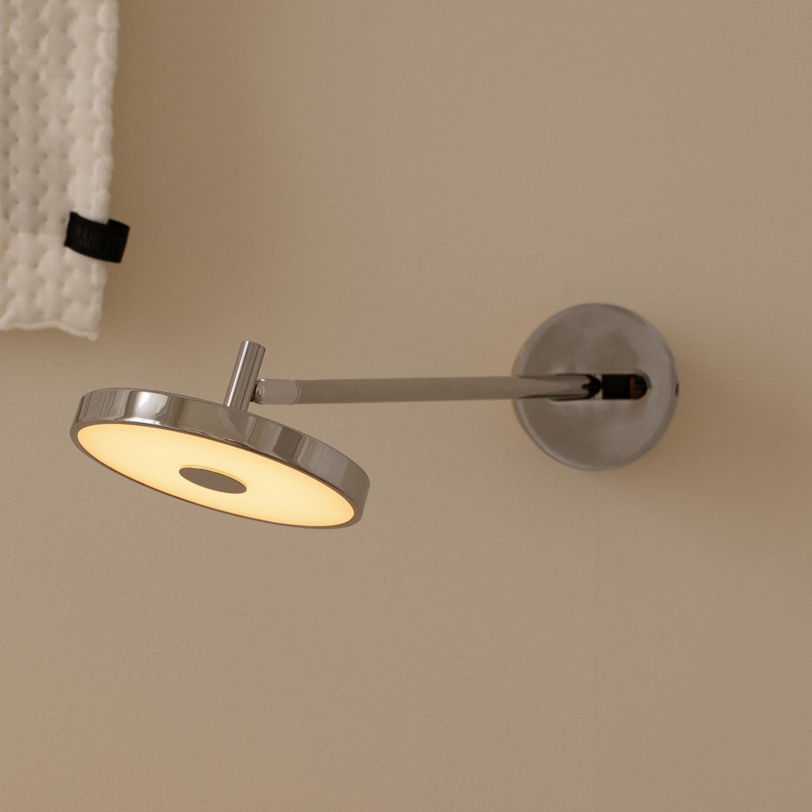 Asteria LONG HW LED-vegglampe polert stål 45 cm - UMAGE - Stue - Design - Metall - Med en lyskilde
