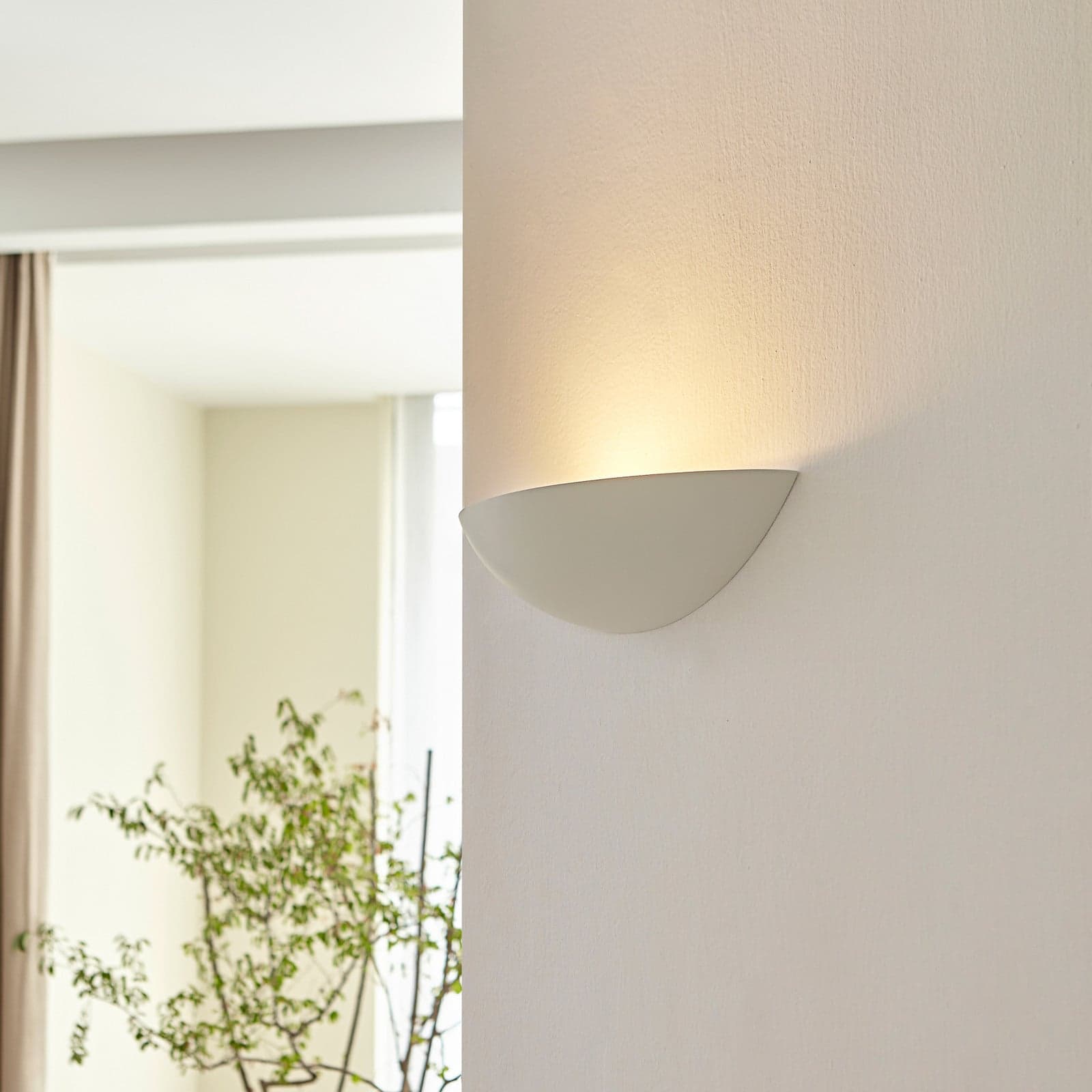 Guilia Vegglampe White - Lindby - Entré - Moderne - Gips / Leire - Rund