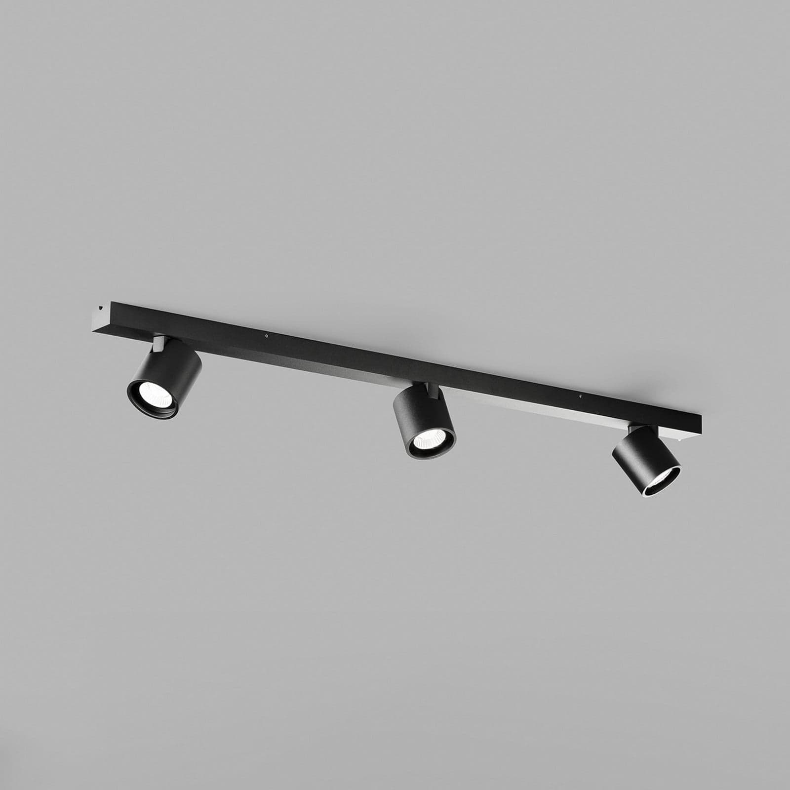 Focus L900 LED-spot svart, 90 cm, CCT, 3 lyskilder - Light-Point - Entré - Design - Aluminium - Med flere lyskilder