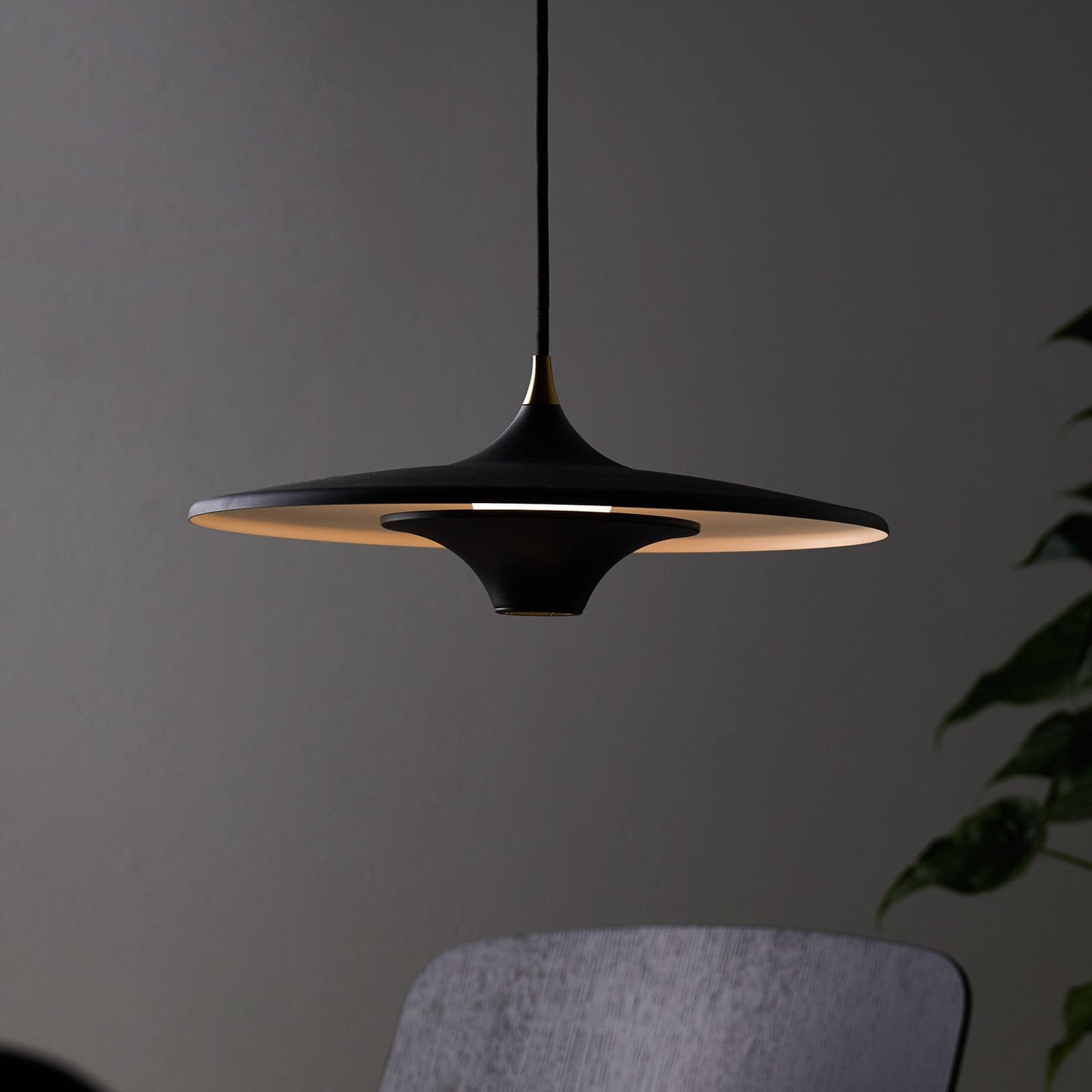 Moja pendellampe Ø35 svart – LOOM DESIGN - Stue - Moderne - Aluminium - Med en lyskilde
