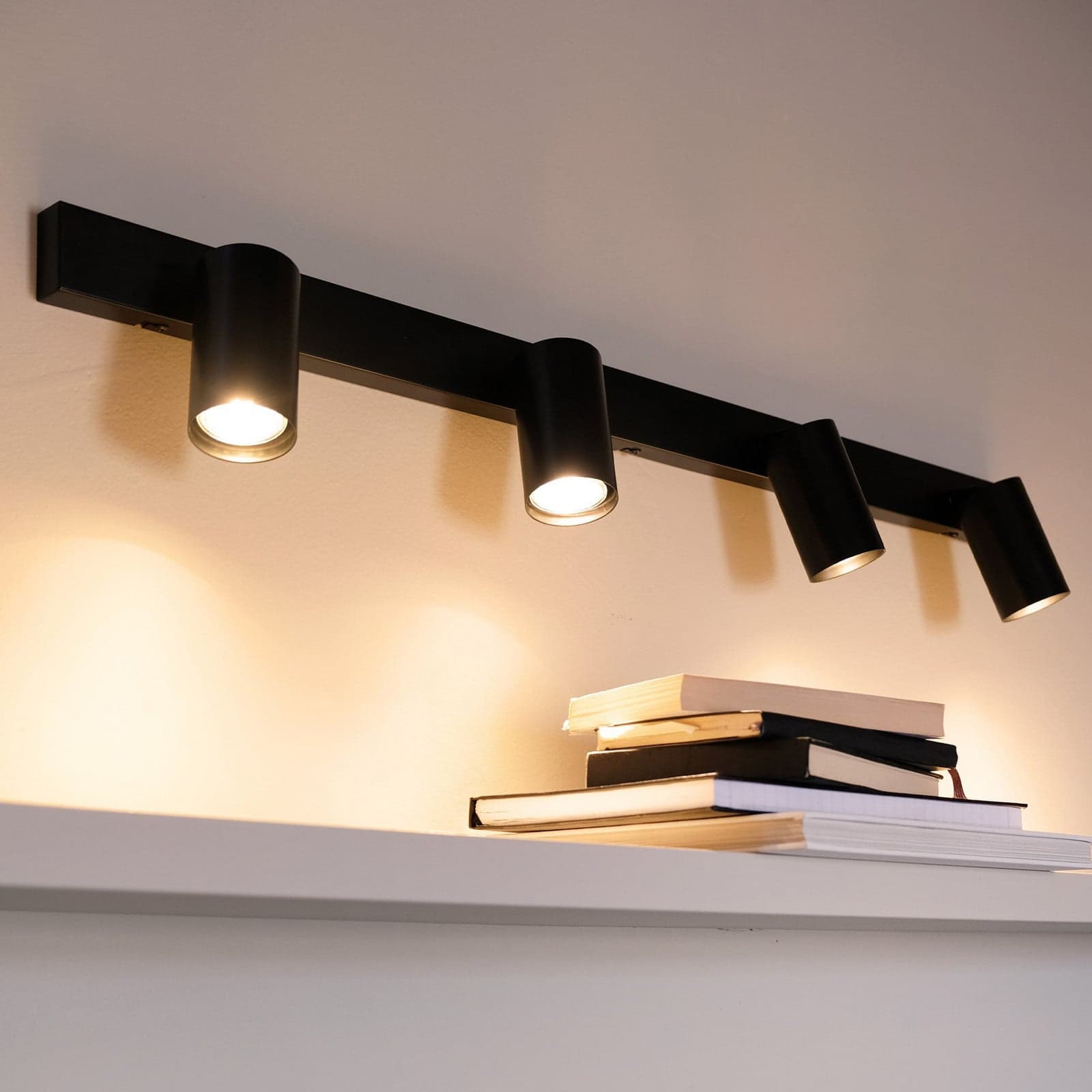 Modern 4 Taklampe Black - Dyberg Larsen - Spisestue - Design - Metall - Med flere lyskilder