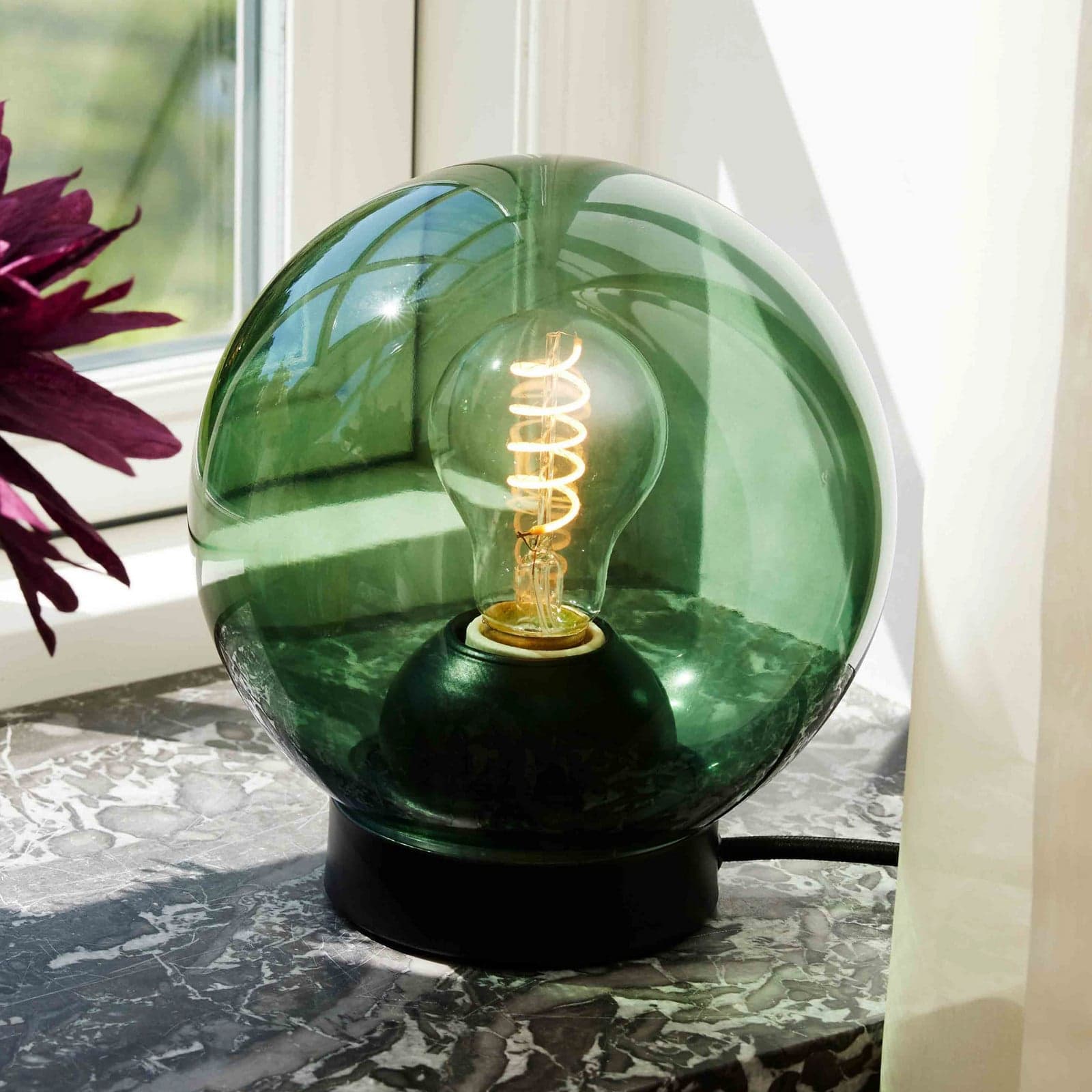 BUBBLES bordlampe, grønn, Ø 18 cm, glass, E27 – Halo Design - Stue - Med en lyskilde