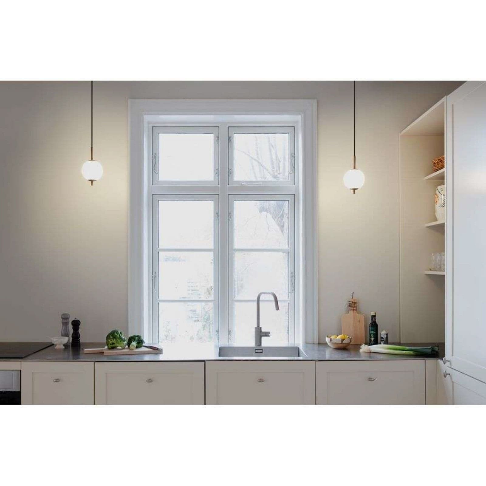 Audrey 1 Pendel Plated Brass/White Opal - UMAGE - Stue - Glass
