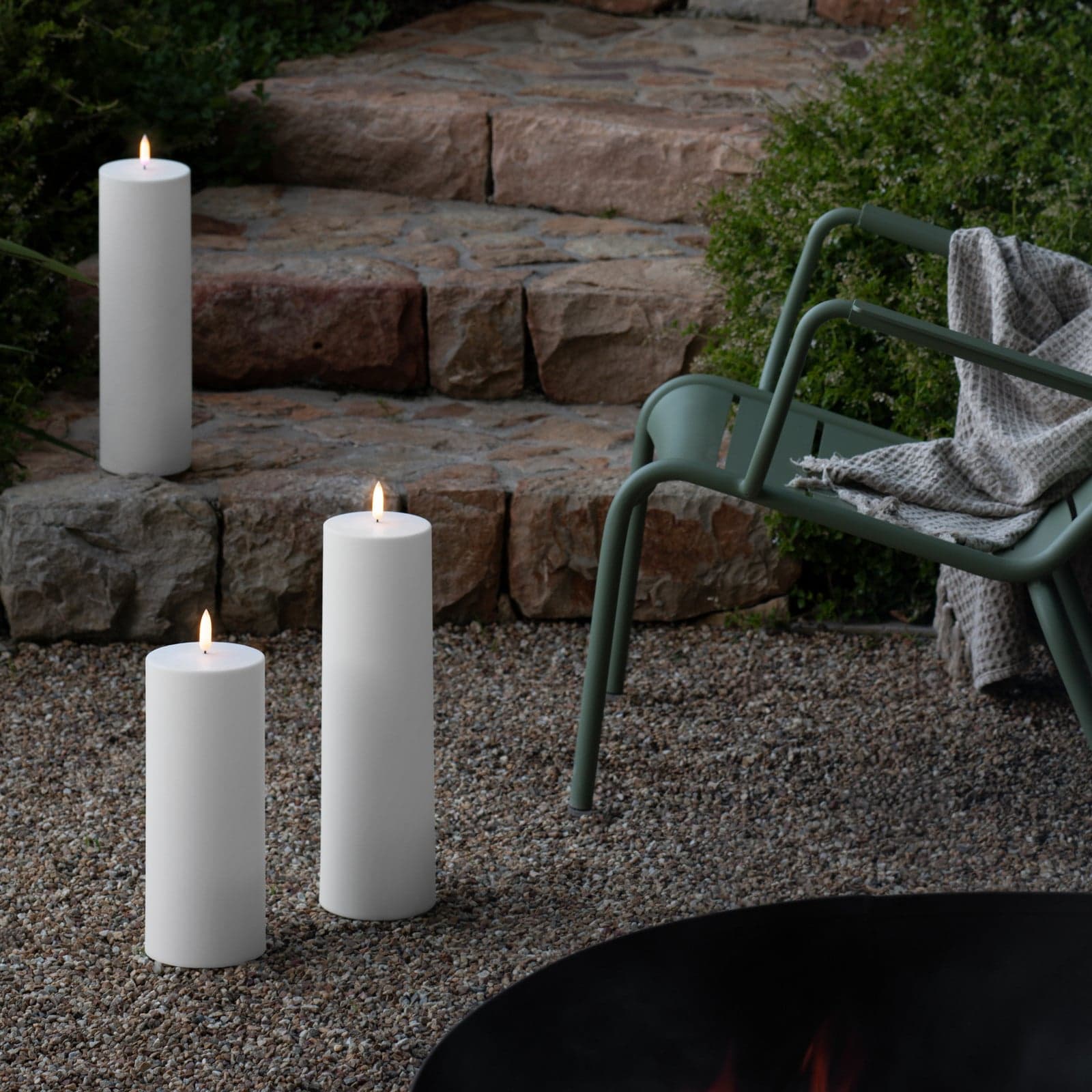PILLAR Maxi utendørs LED-stearinlys, høyde 40 cm, IPX5 – Uyuni Lighting - Stue - Design - Plast - Med en lyskilde