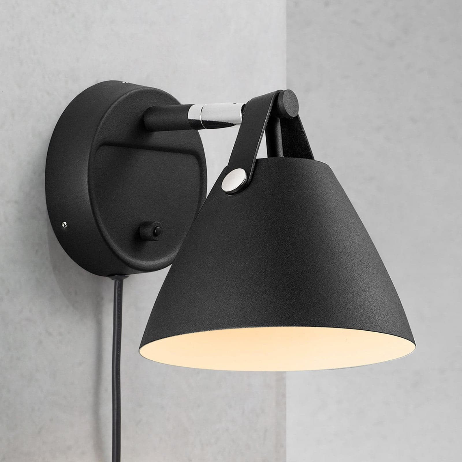 Strap 15 vegglampe svart - DFTP DFTP by Nordlux - Stue - Moderne - Metall - Med en lyskilde