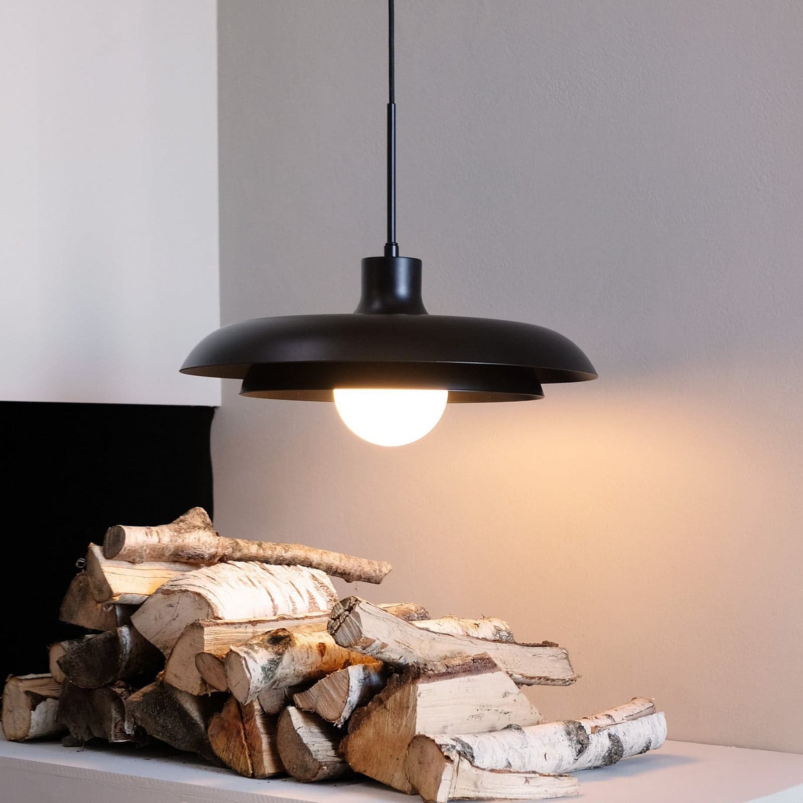 Ava Pendel Black - Dyberg Larsen - Stue - Design - Metall - Med en lyskilde