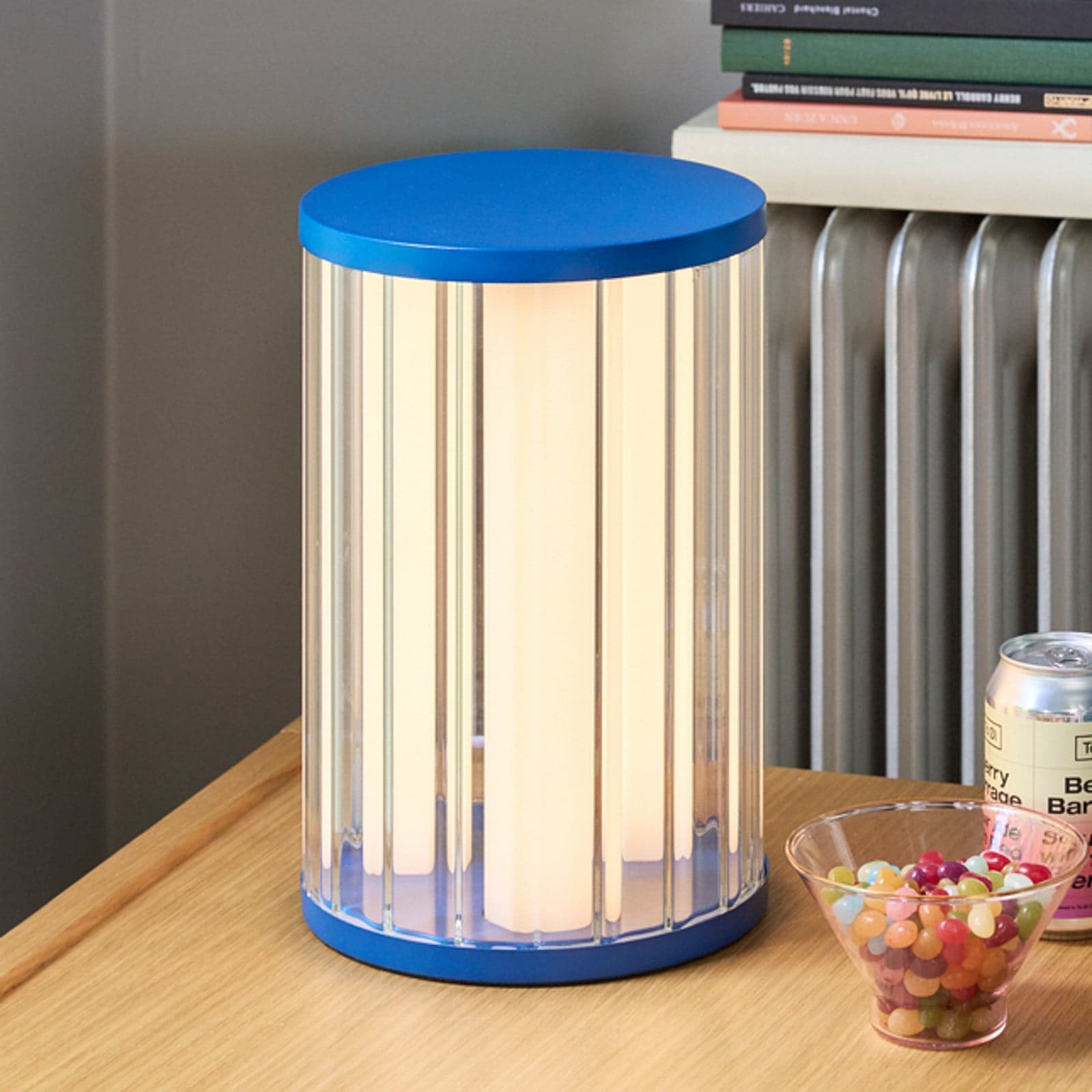 Aru LED-bordlampe, blå/klar, høyde 30 cm – Hübsch - Stue - Moderne - Med skjerm
