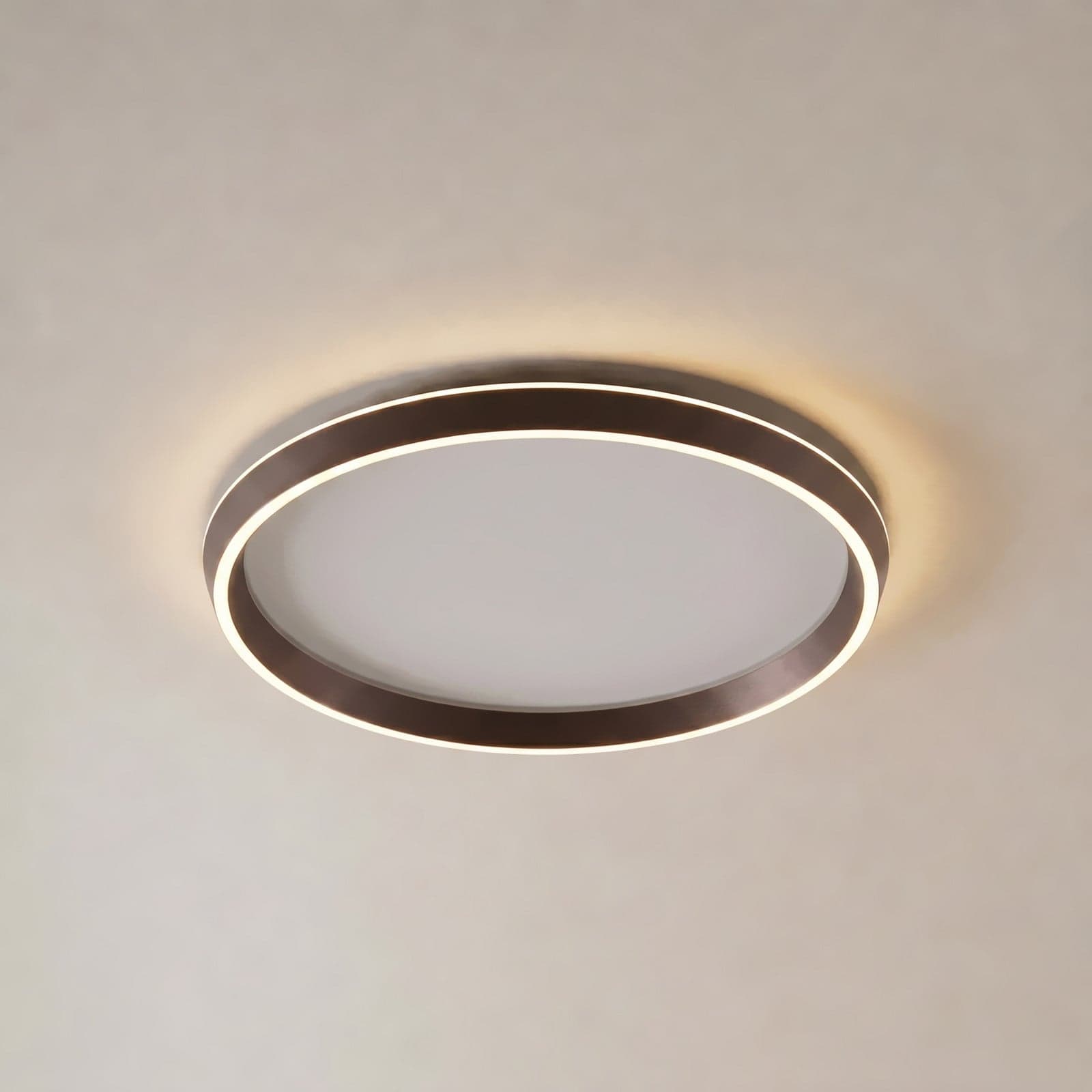 Rylan LED-taklampe, Ø 62 cm, brun, CCT, dimbar – Lucande - Stue - Moderne - Metall - Med en lyskilde