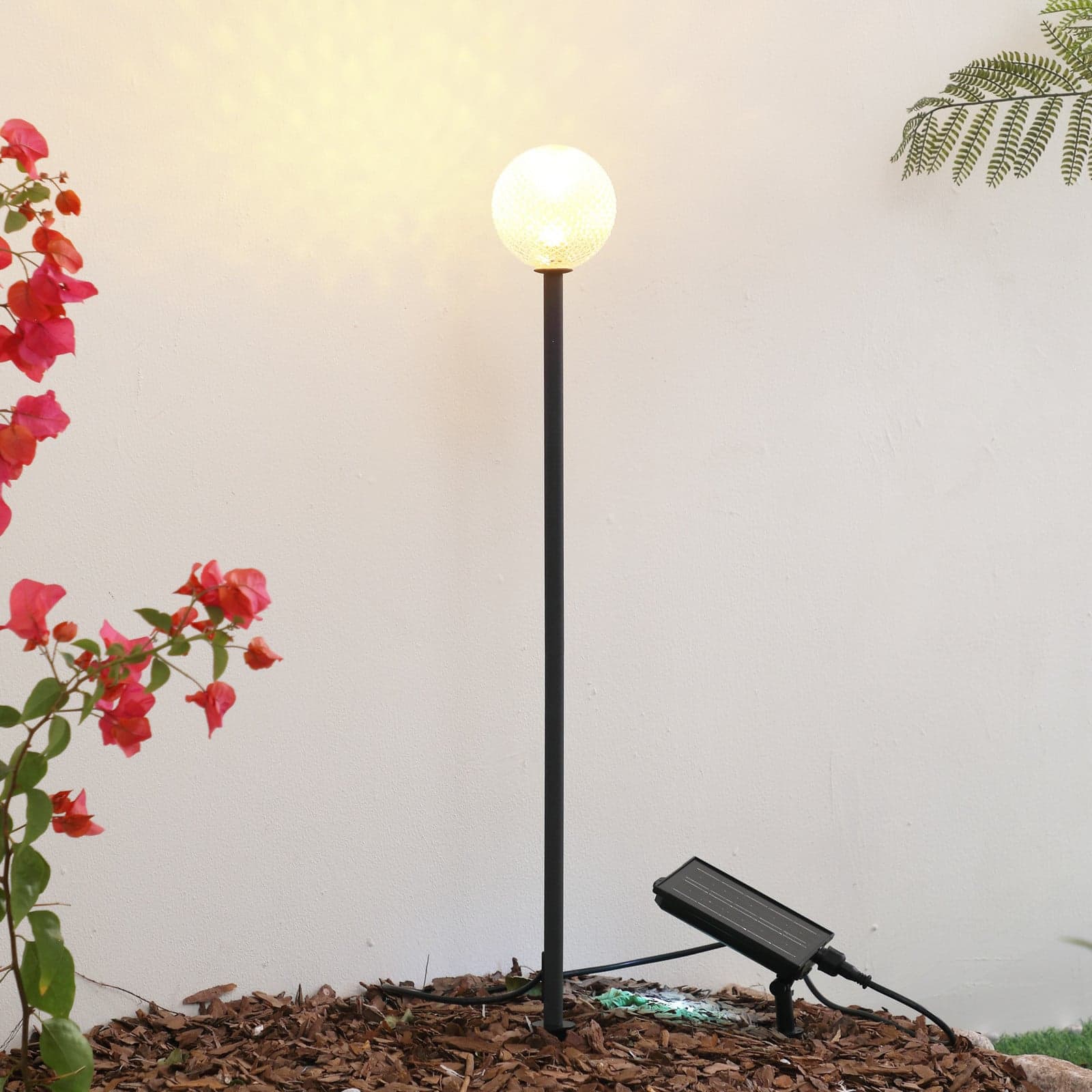 Brindley solcellelampe med jordspyd, svart – Lindby - Moderne - Aluminium - Med en lyskilde