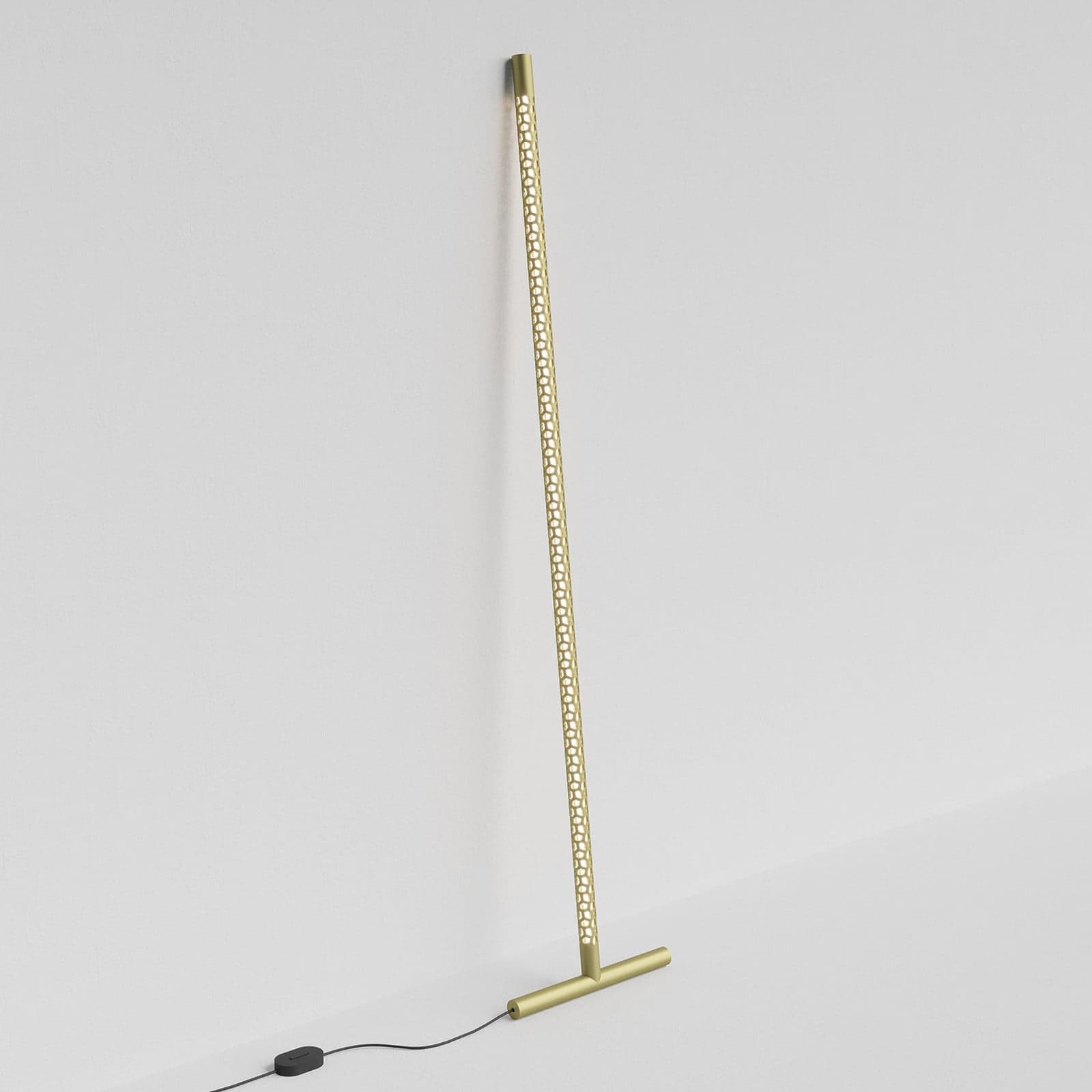 Squiggle F1 gulvlampe 2700K gull – Rotaliana - Stue - Design - Metall