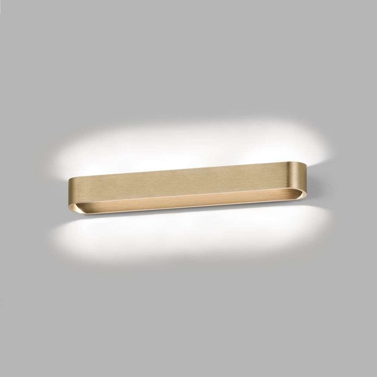 Aura W3 Vegglampe 2700/3000K Brass - LIGHT-POINT - Stue - Aluminium