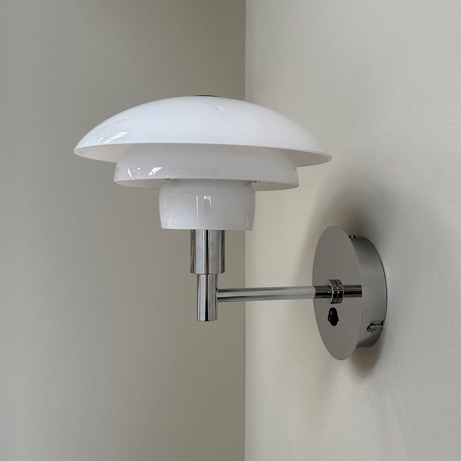 Morph Vegglampe Opal - Dyberg Larsen - Stue - Design - Metall - Med en lyskilde
