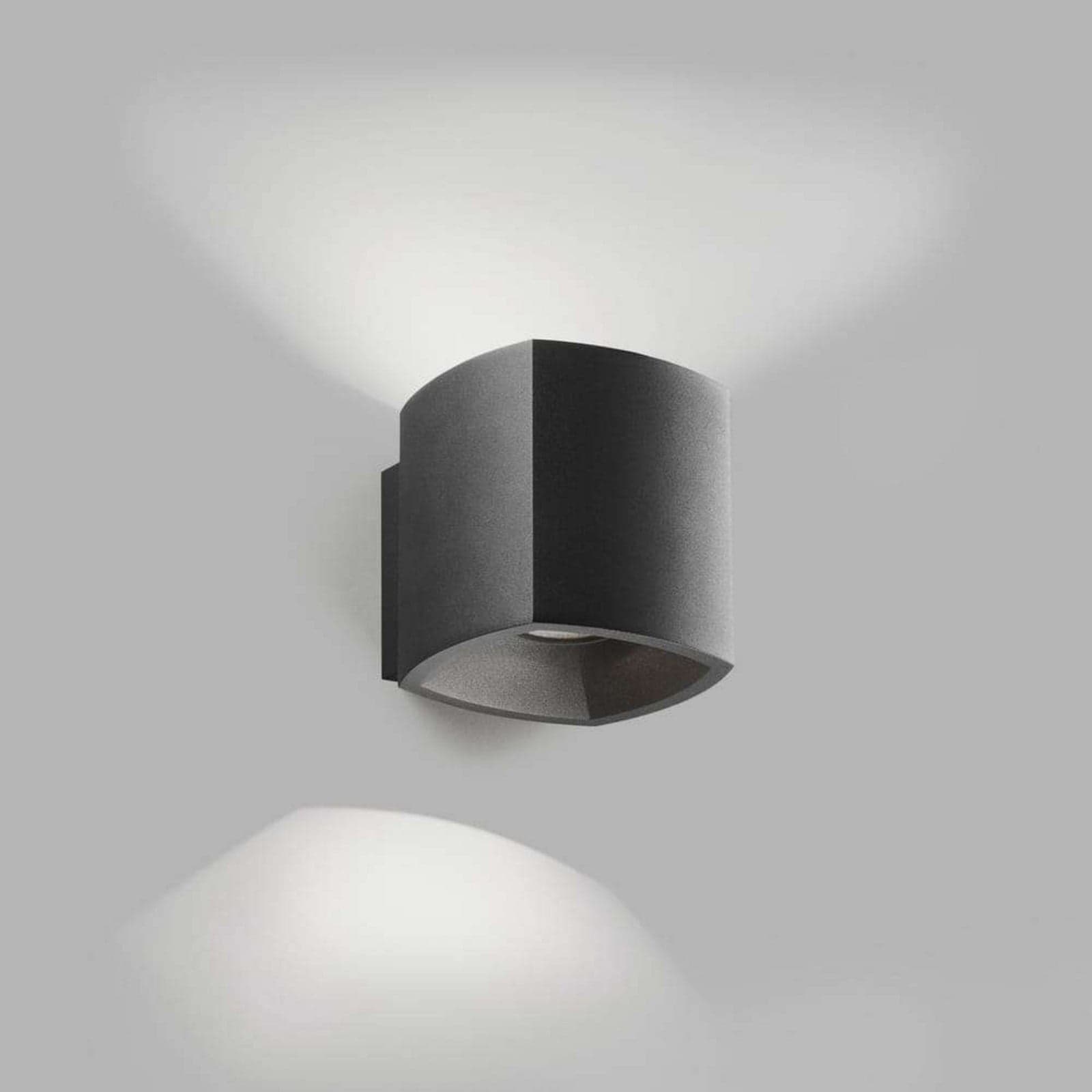 Mirage 2 Vegglampe In/Out Black - LIGHT-POINT - Terrasse - Aluminium
