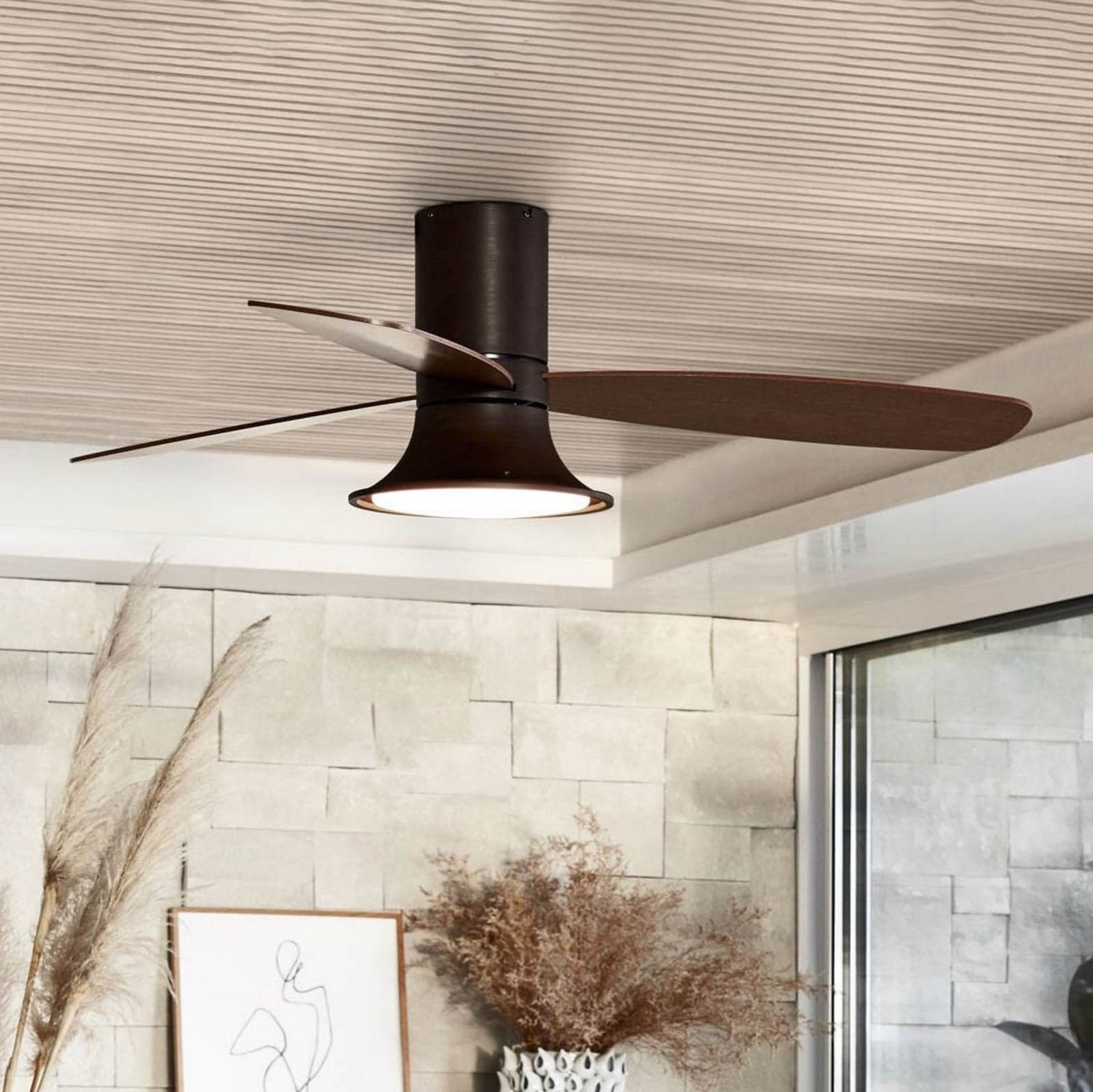 Flusso takvifte med lys, bronsefarget, stillegående, Beacon Beacon Lighting - Stue - Moderne - Tre