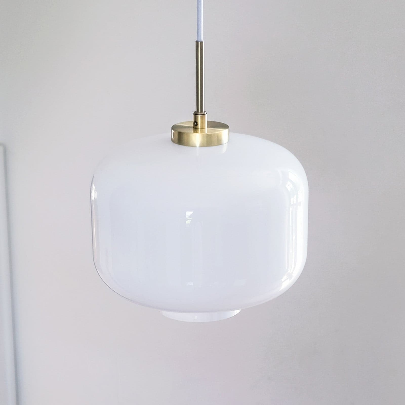 Arp Pendel Opal/Brass - Dyberg Larsen - Stue - Skandinavisk - Glass - Med en lyskilde