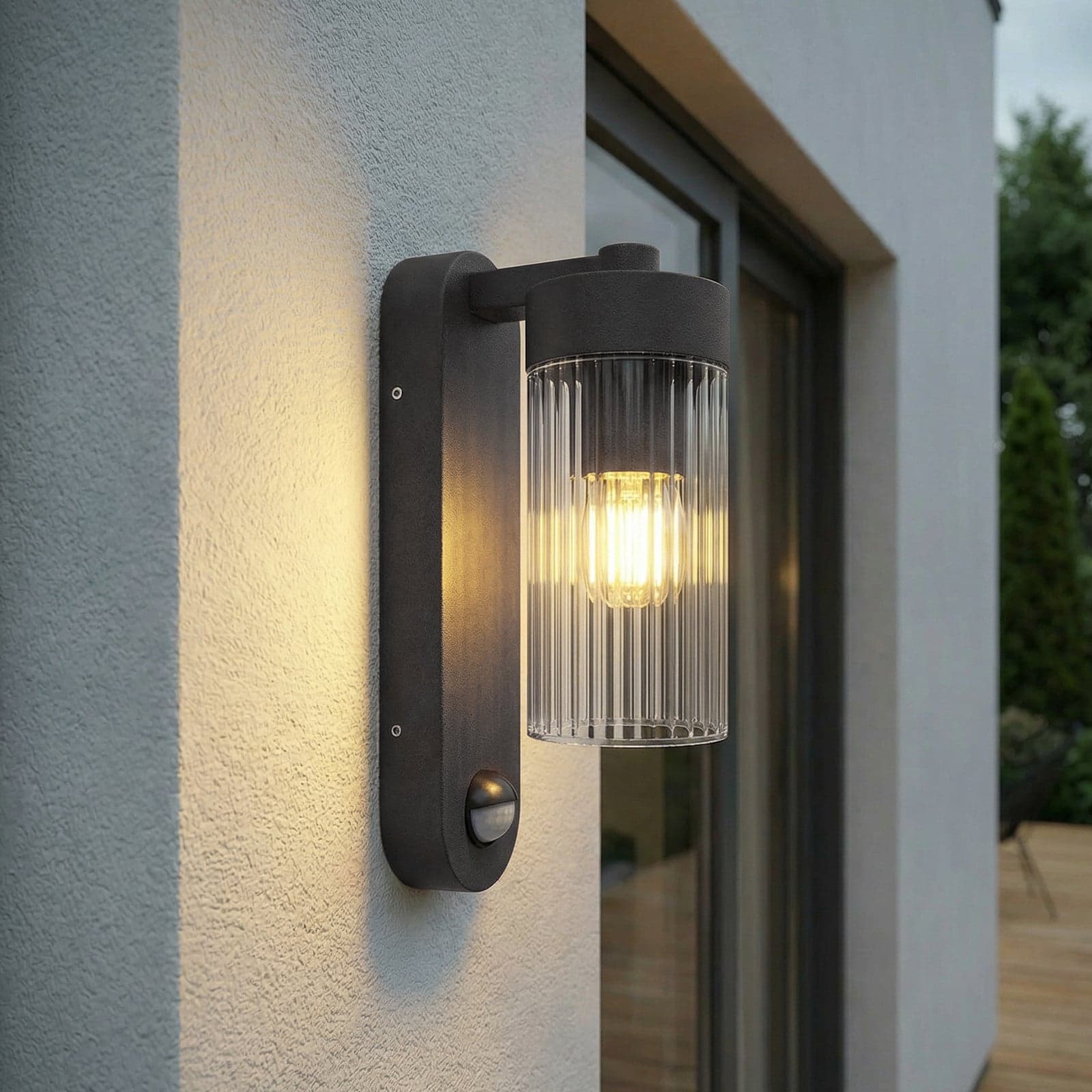 Kaliro utendørs vegglampe, 24 cm, antrasitt, sensor, IP54 - Lindby - Terrasse - Moderne - Aluminium - Med en lyskilde