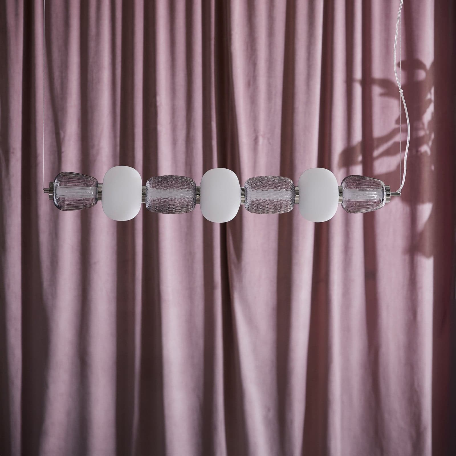 Pearl 7 pendellampe grå/opal/krom – LOOM DESIGN - Stue - Moderne - Glass - Med en lyskilde