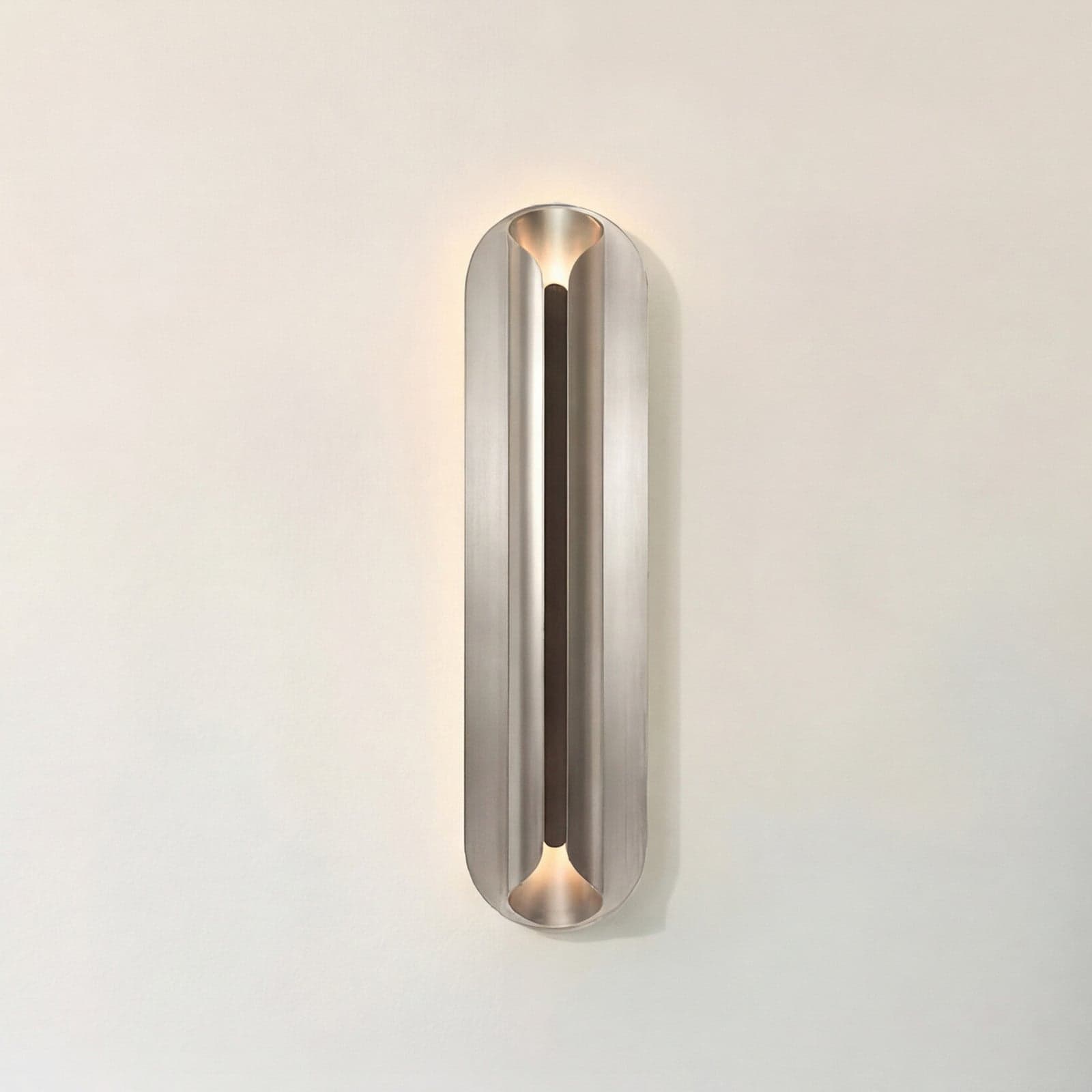 Rosalie LED-vegglampe, høyde 60 cm, nikkelfarget – DCW - Entré - Moderne - Aluminium