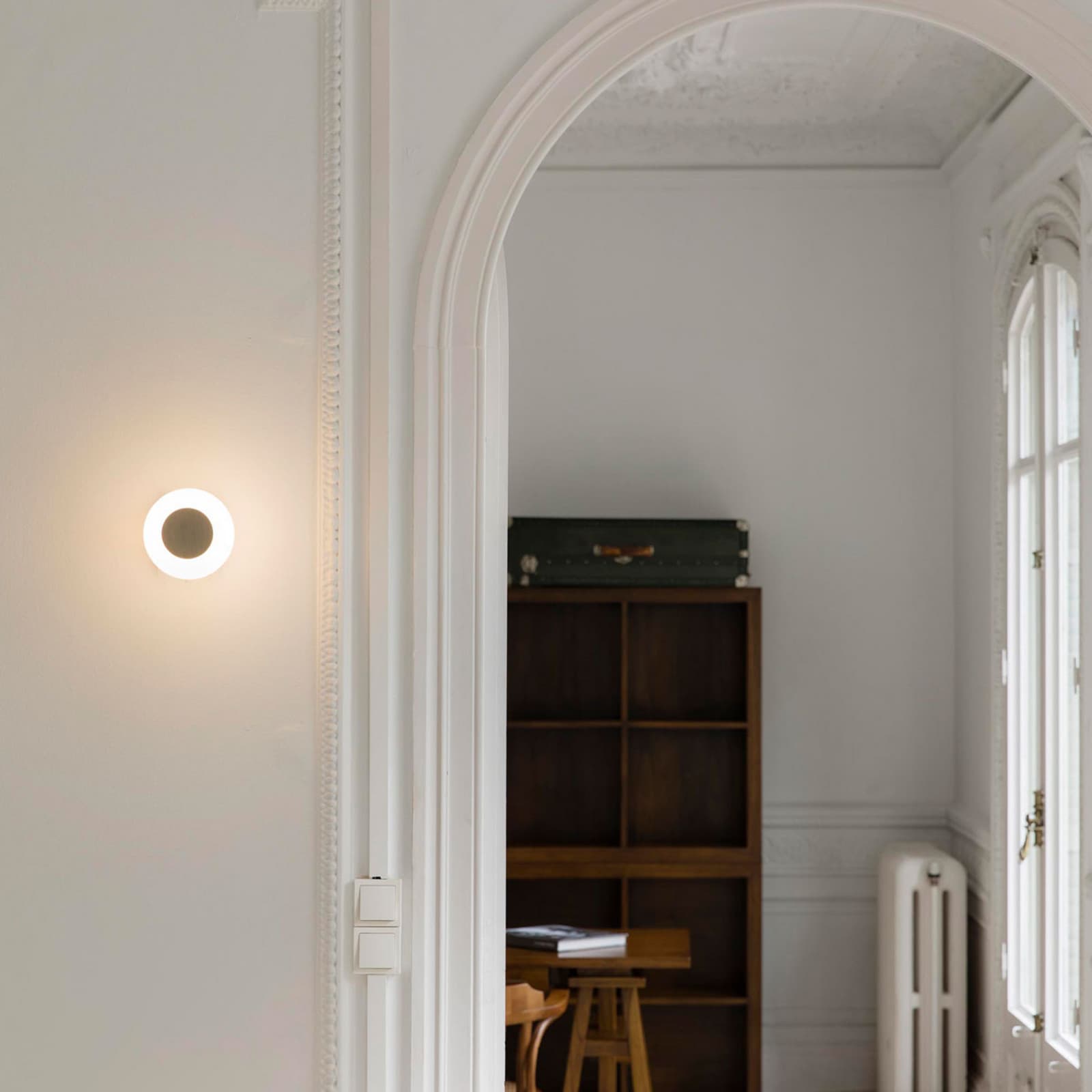 Moy LED-vegglampe, gull/hvit, glasskjermer – Faro FARO BARCELONA - Stue - Moderne - Rund