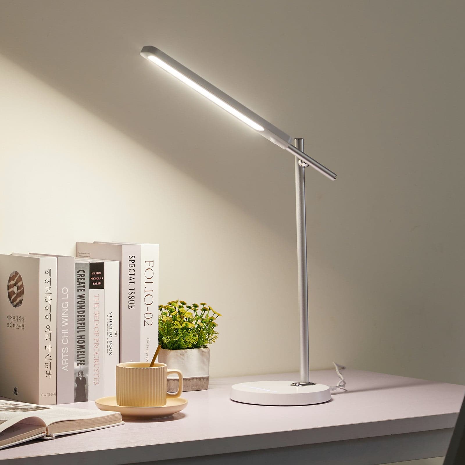 Valtorin LED Bordlampe White - Lindby - Arbeidsrom / kontor - Moderne - Plast - Med en lyskilde