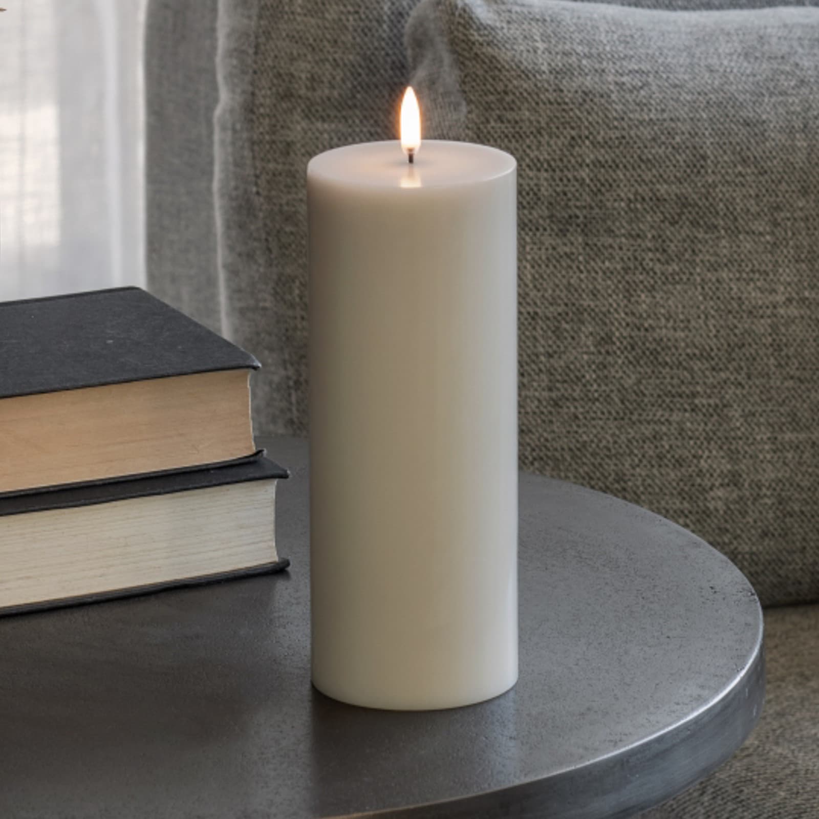 PILLAR LED-stearinlys, lysegrå, høyde 20 cm, voks – Uyuni Lighting - Stue - Annet - Med en lyskilde