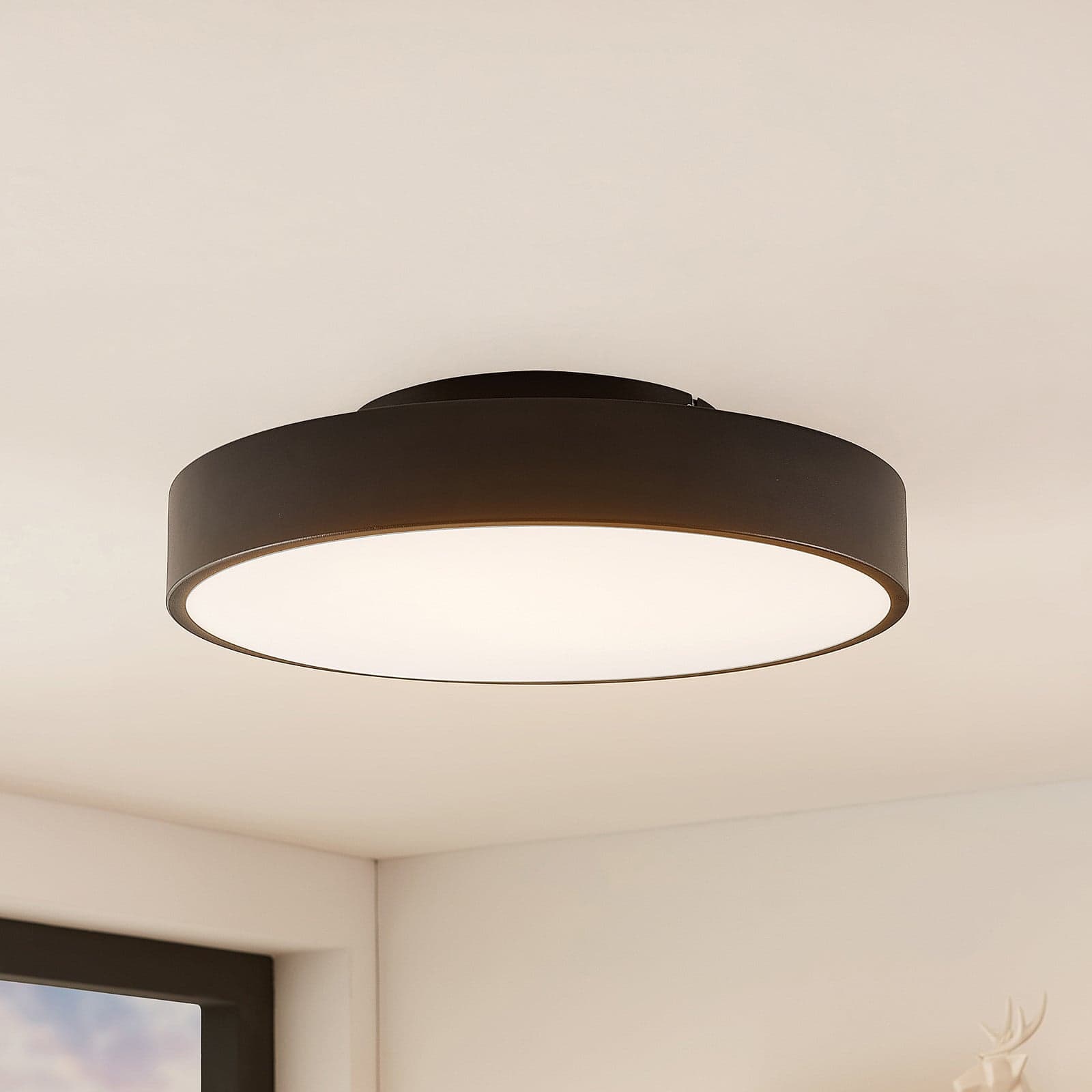 Milada LED-taklampe svart - Lindby - Stue - Moderne - Metall - Rund