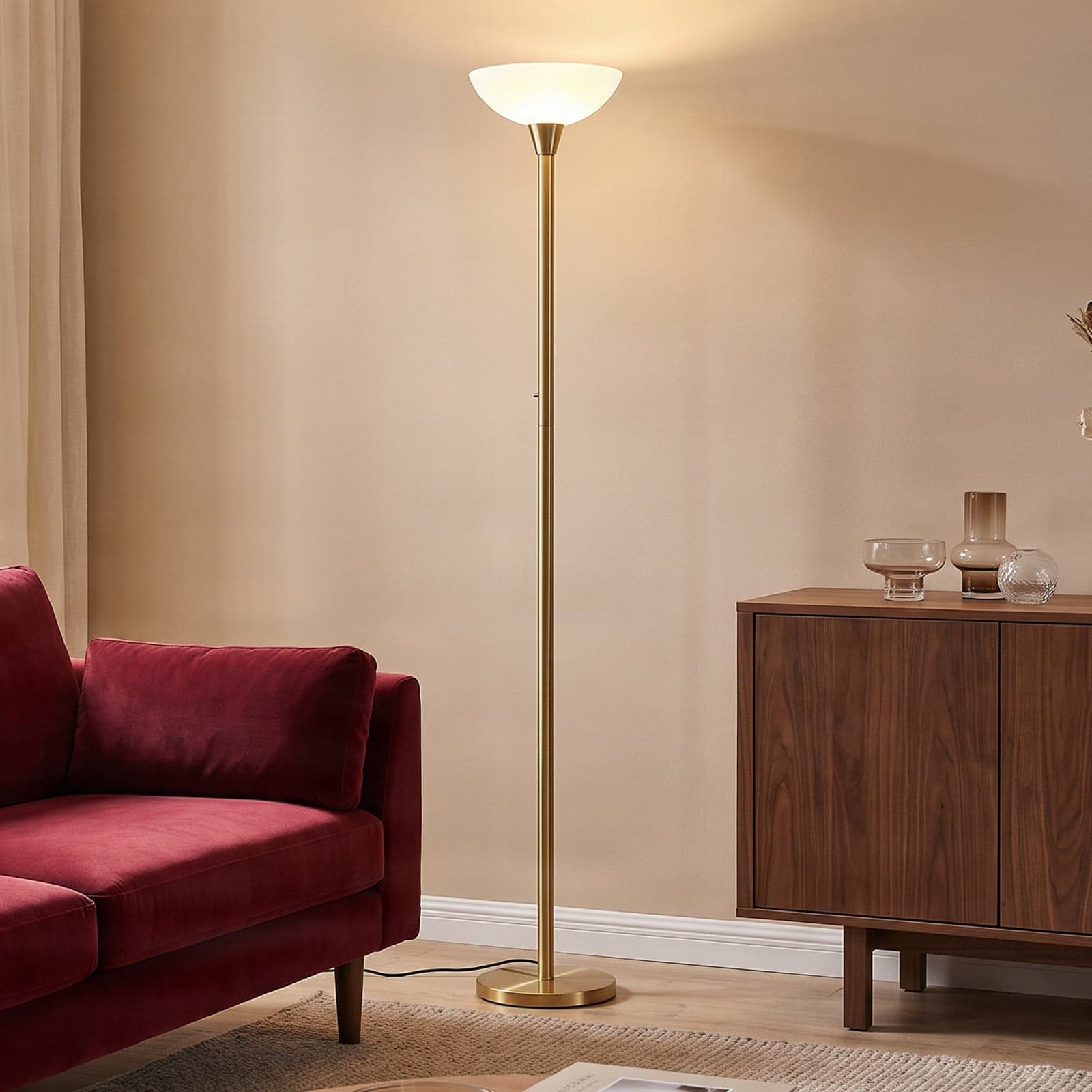 Ignacia Gulvlampe Brass/Opal - Lindby - Stue - Moderne - Metall - Med en lyskilde