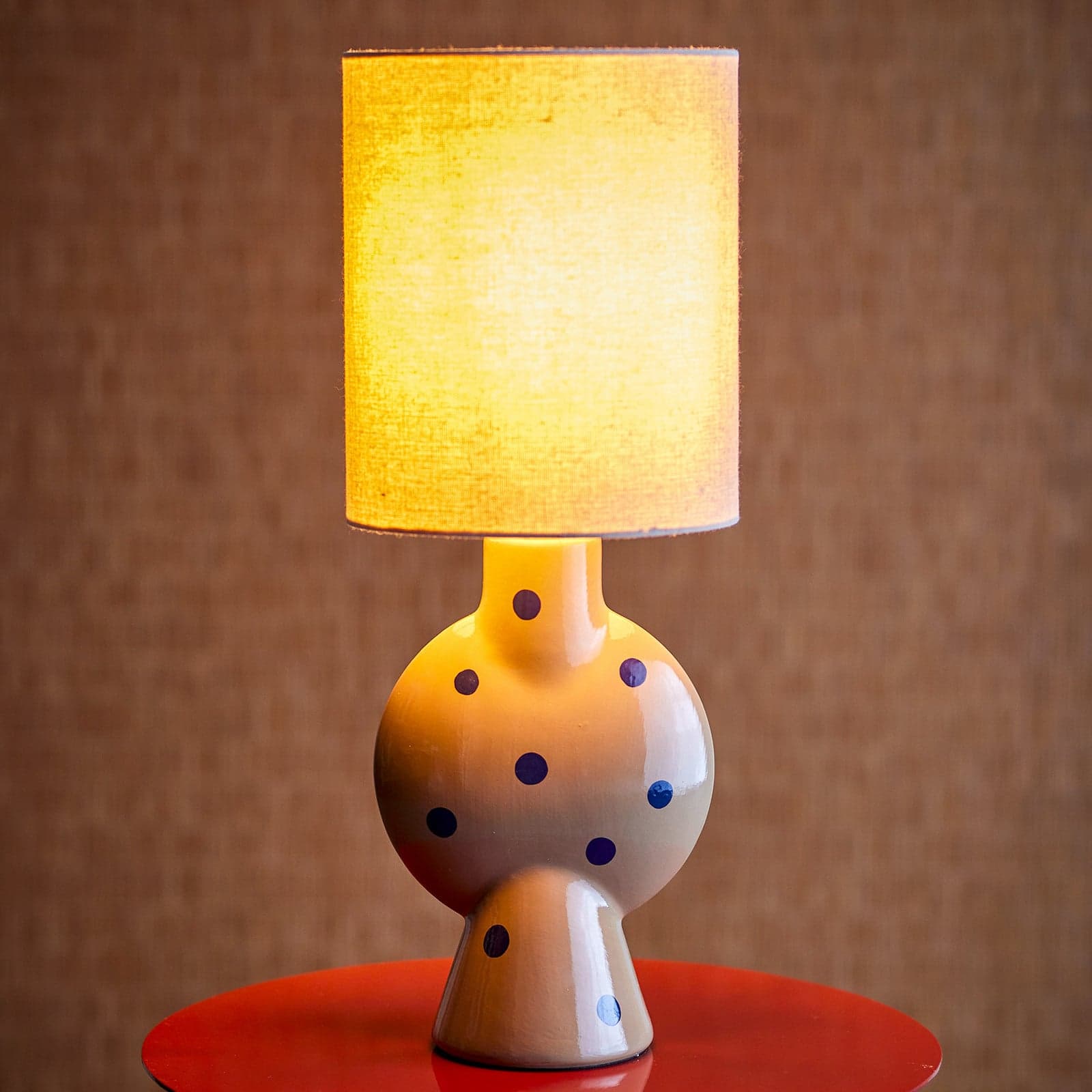 Sergio bordlampe, brun/kremfarget, høyde 55 cm – Bloomingville - Soverom - Skandinavisk - Keramikk - Med skjerm