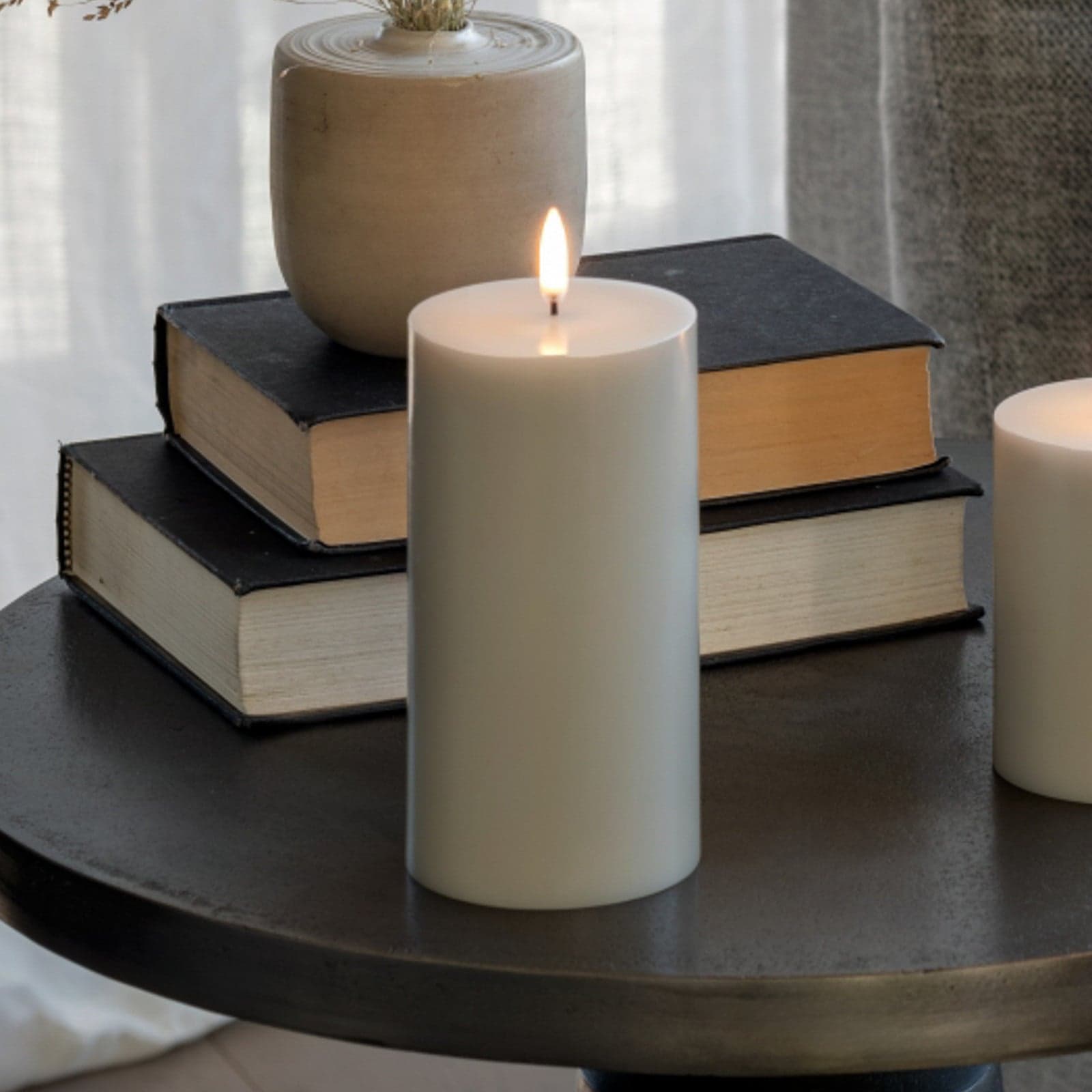 PILLAR LED-stearinlys, lysegrå, høyde 15 cm, voks – Uyuni Lighting - Stue - Annet - Med en lyskilde