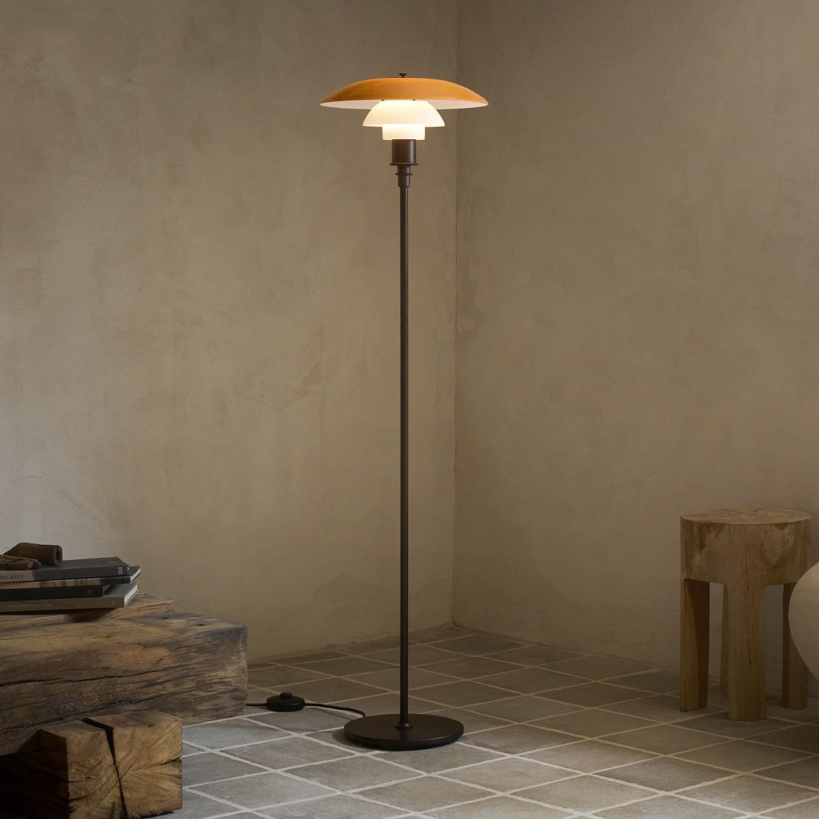 PH 3½-2½ gulvlampe, brunert messing, ravfarget - Louis Poulsen - Stue - Design - Metall - Med en lyskilde