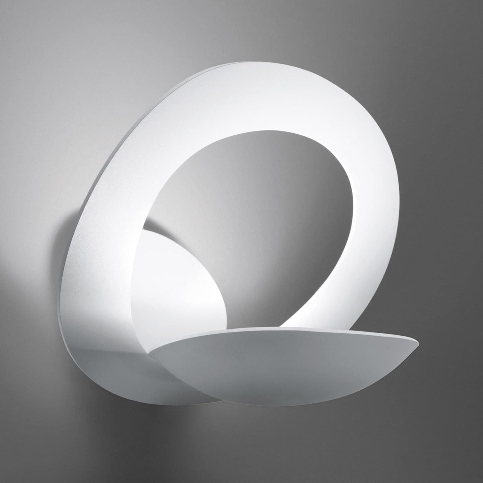 Pirce vegglampe – Artemide - Entré - Design - Metall - Rund