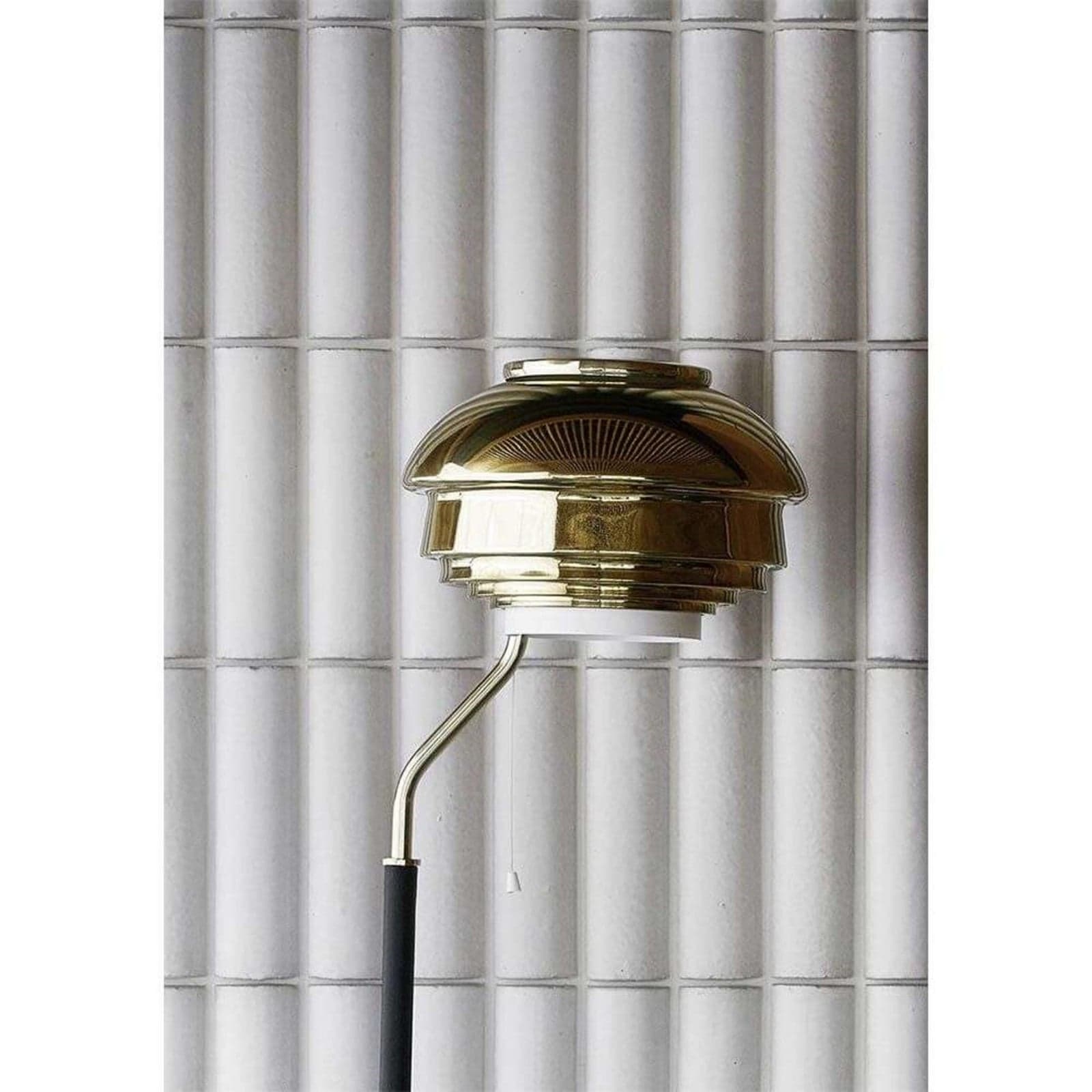 A808 Gulvlampe i messing – Artek - Stue - Metall