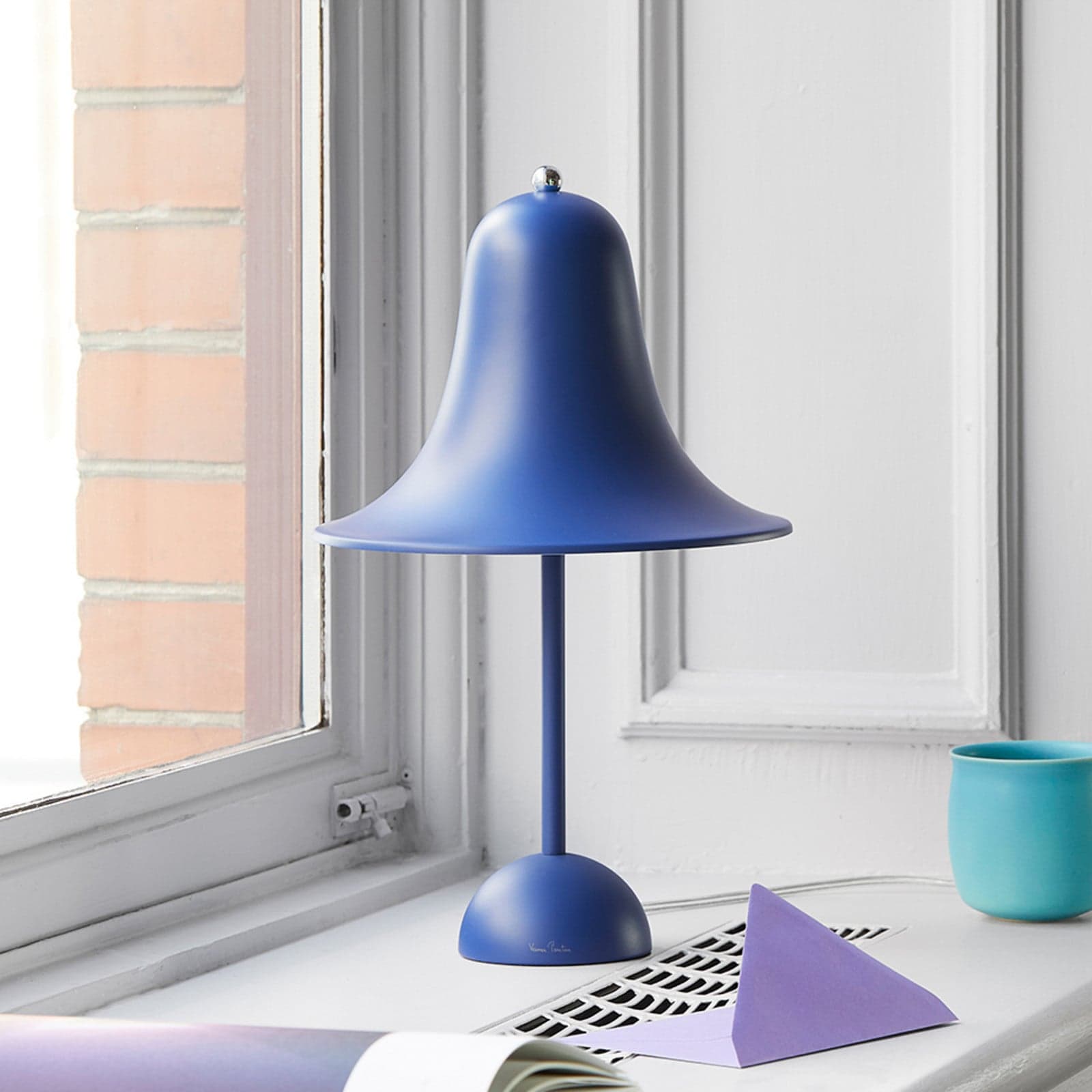 Pantop Bordlampe Ø23 Matt Classic Blue - Verpan - Stue - Design - Metall - Med skjerm