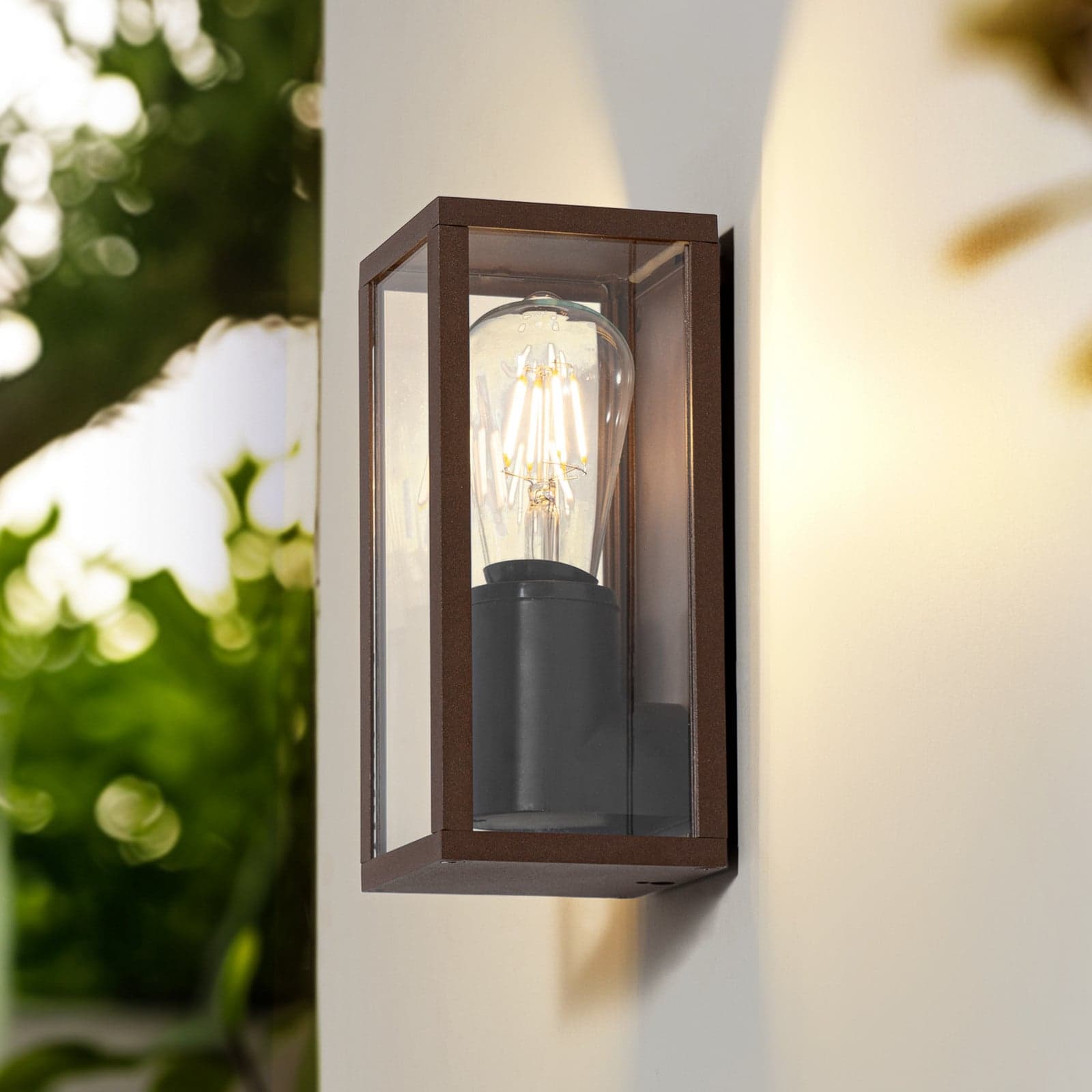 Robigus Utendørs Vegglampe Rust - Lindby - Rustikk - Aluminium - Kantet